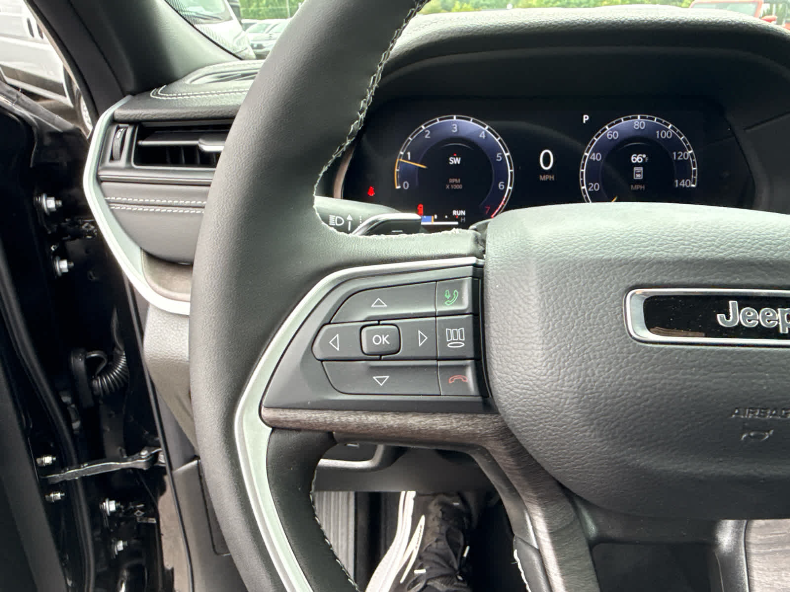 2026 Jeep Grand Cherokee GRAND CHEROKEE L LAREDO ALTITUDE 4X4