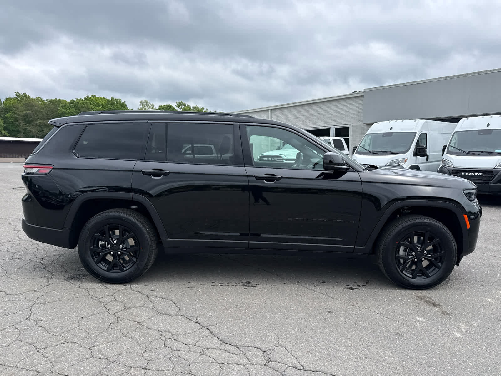 2026 Jeep Grand Cherokee GRAND CHEROKEE L LAREDO ALTITUDE 4X4