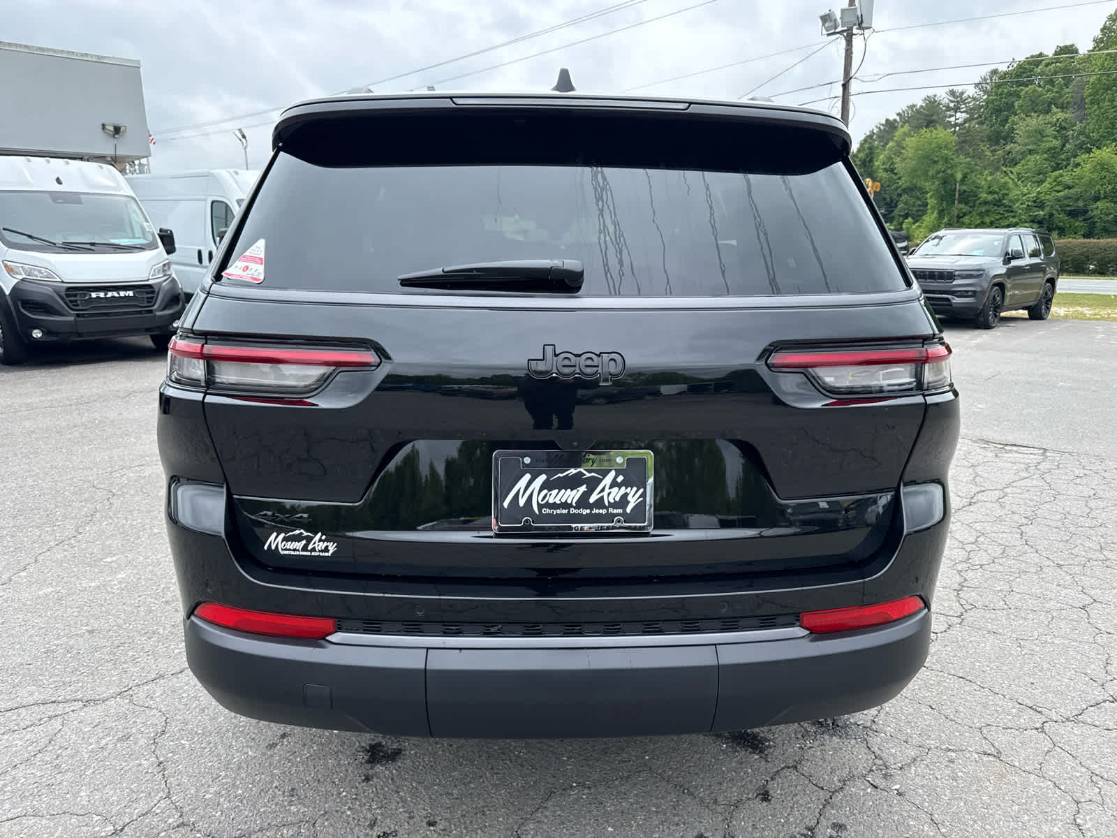 2026 Jeep Grand Cherokee GRAND CHEROKEE L LAREDO ALTITUDE 4X4