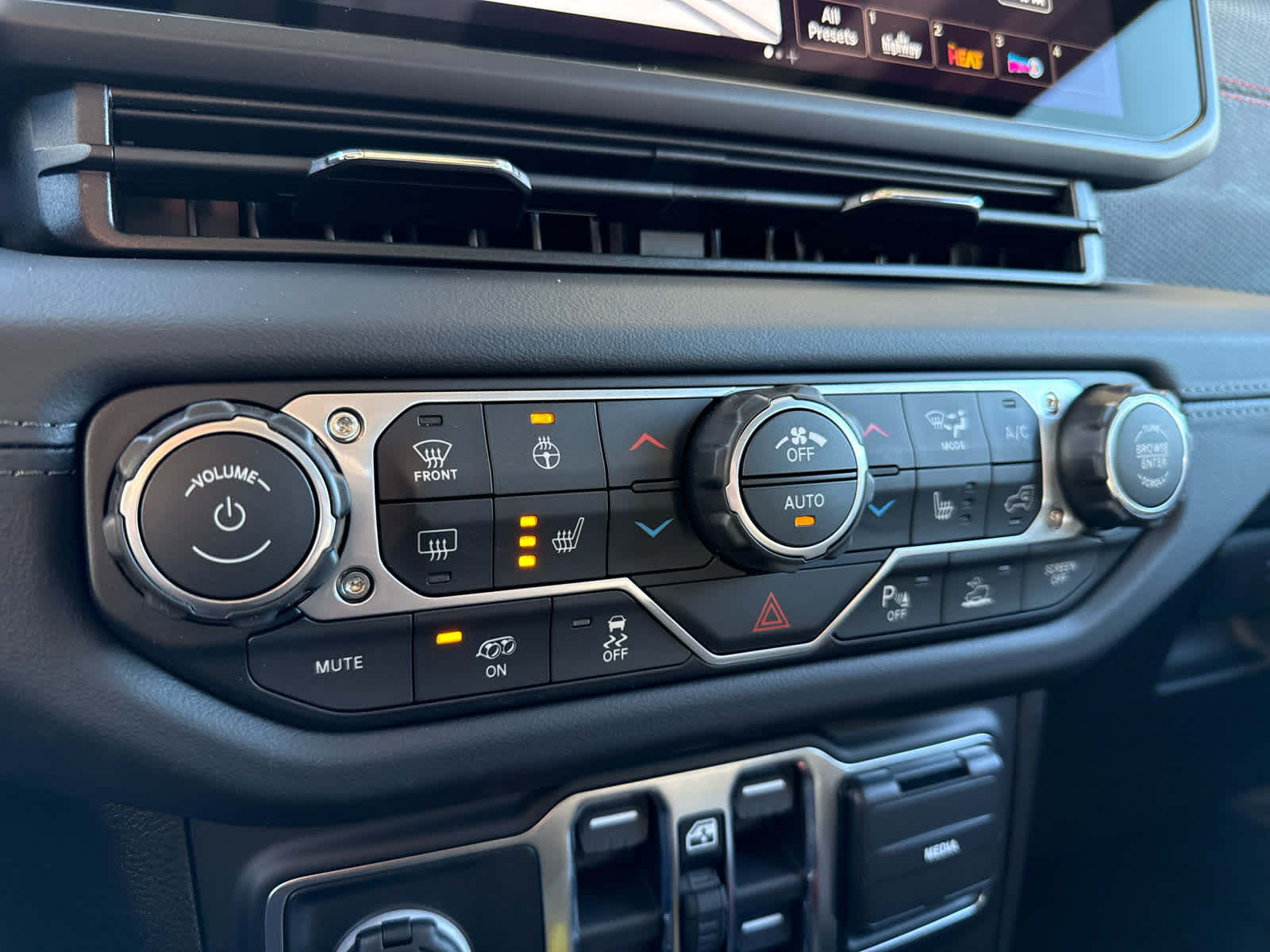 2026 Jeep Wrangler WRANGLER 4-DOOR MOAB 392