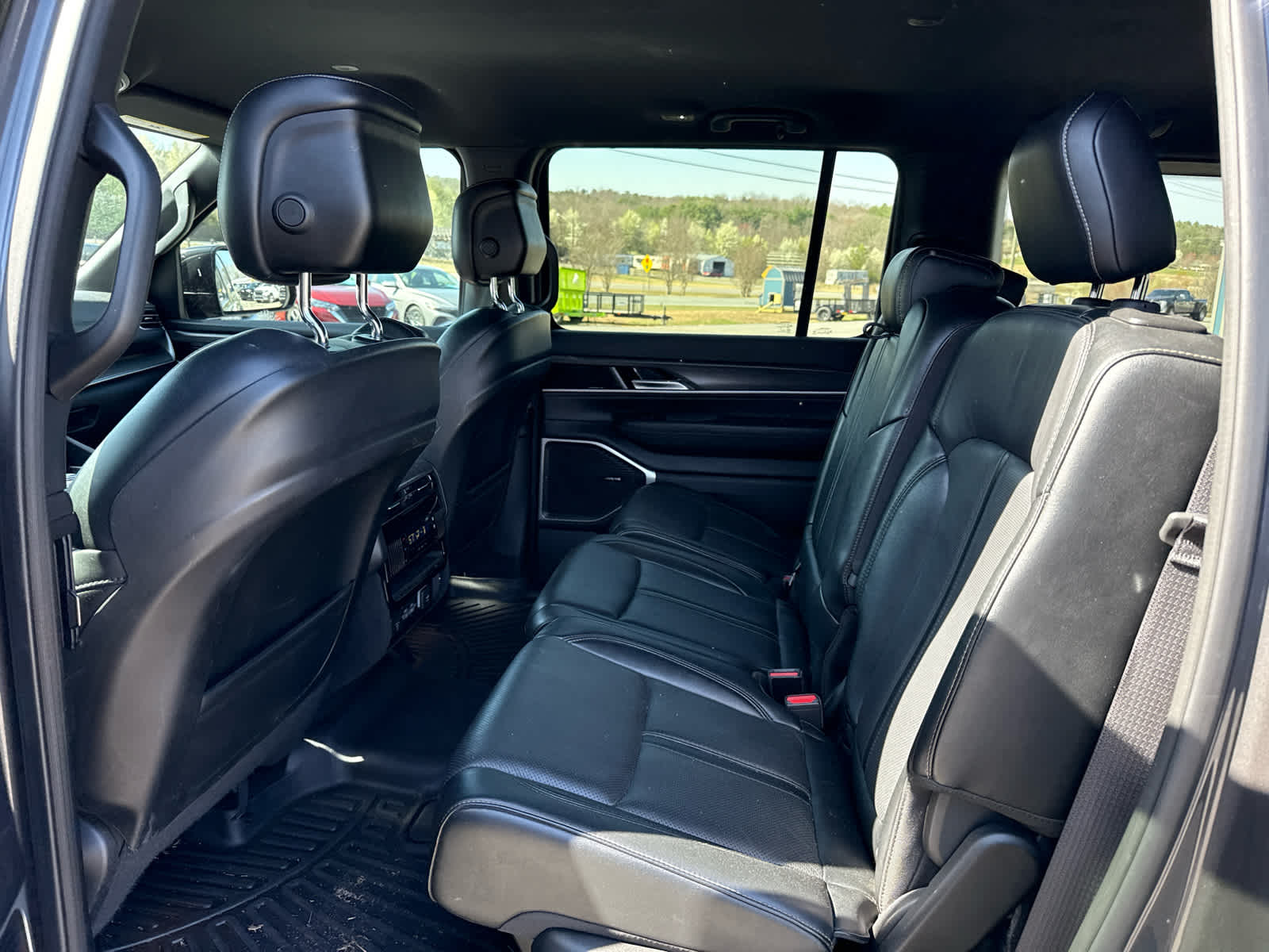 2023 Jeep Wagoneer Series III 4x4