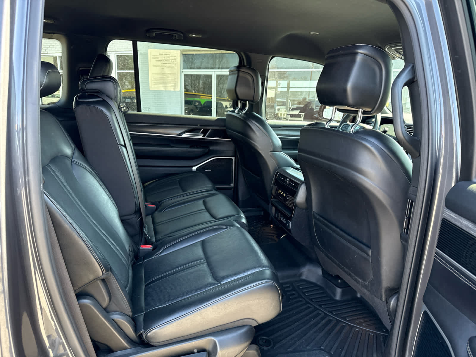 2023 Jeep Wagoneer Series III 4x4