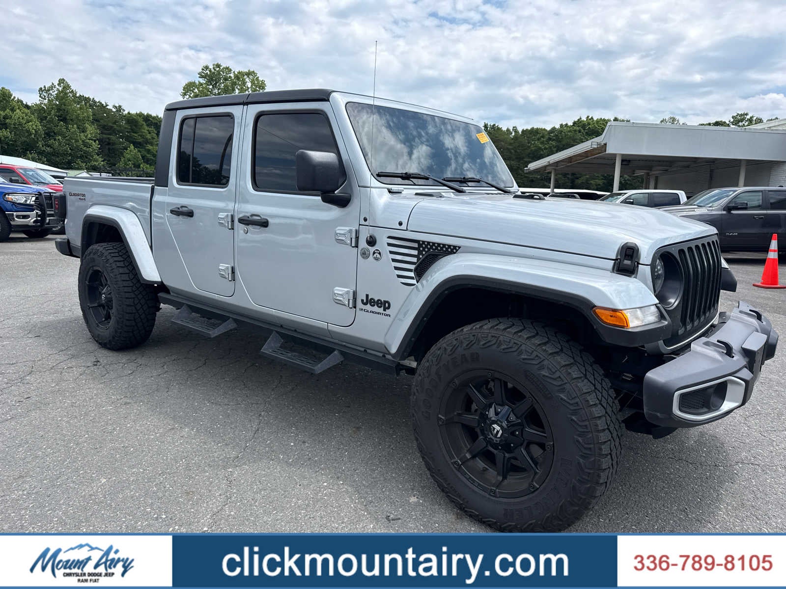 2023 Jeep Gladiator Sport S's photo