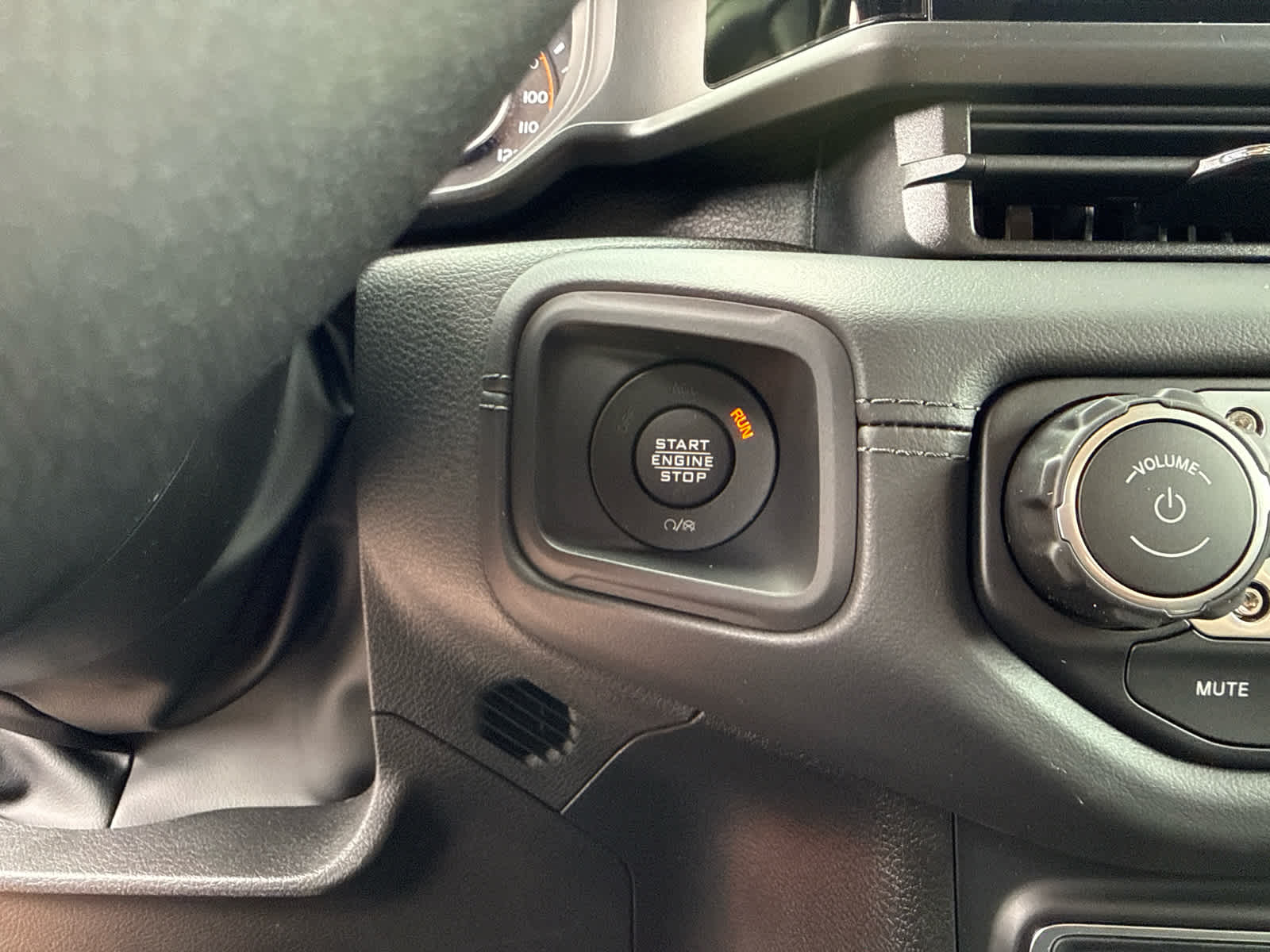 2026 Jeep Gladiator GLADIATOR RUBICON X 4X4