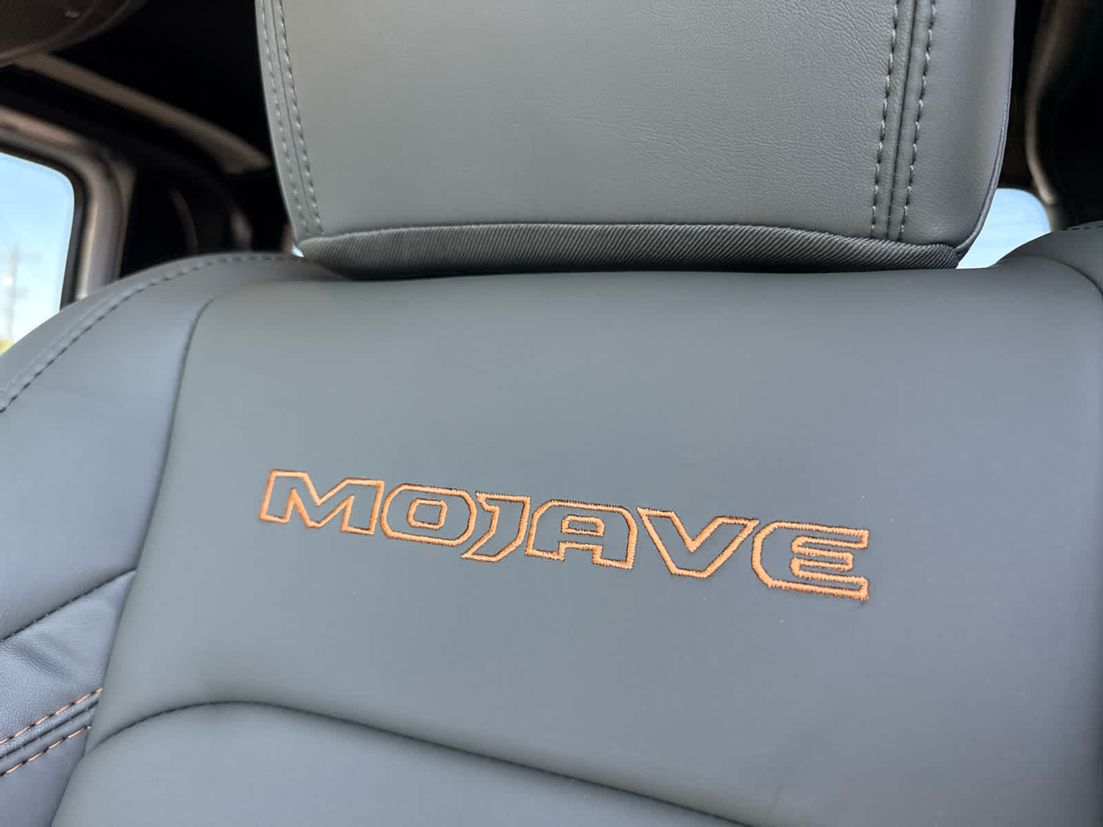 2025 Jeep Gladiator GLADIATOR MOJAVE X 4X4