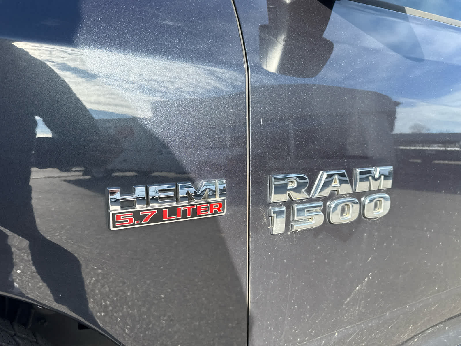 2016 RAM 1500 SLT