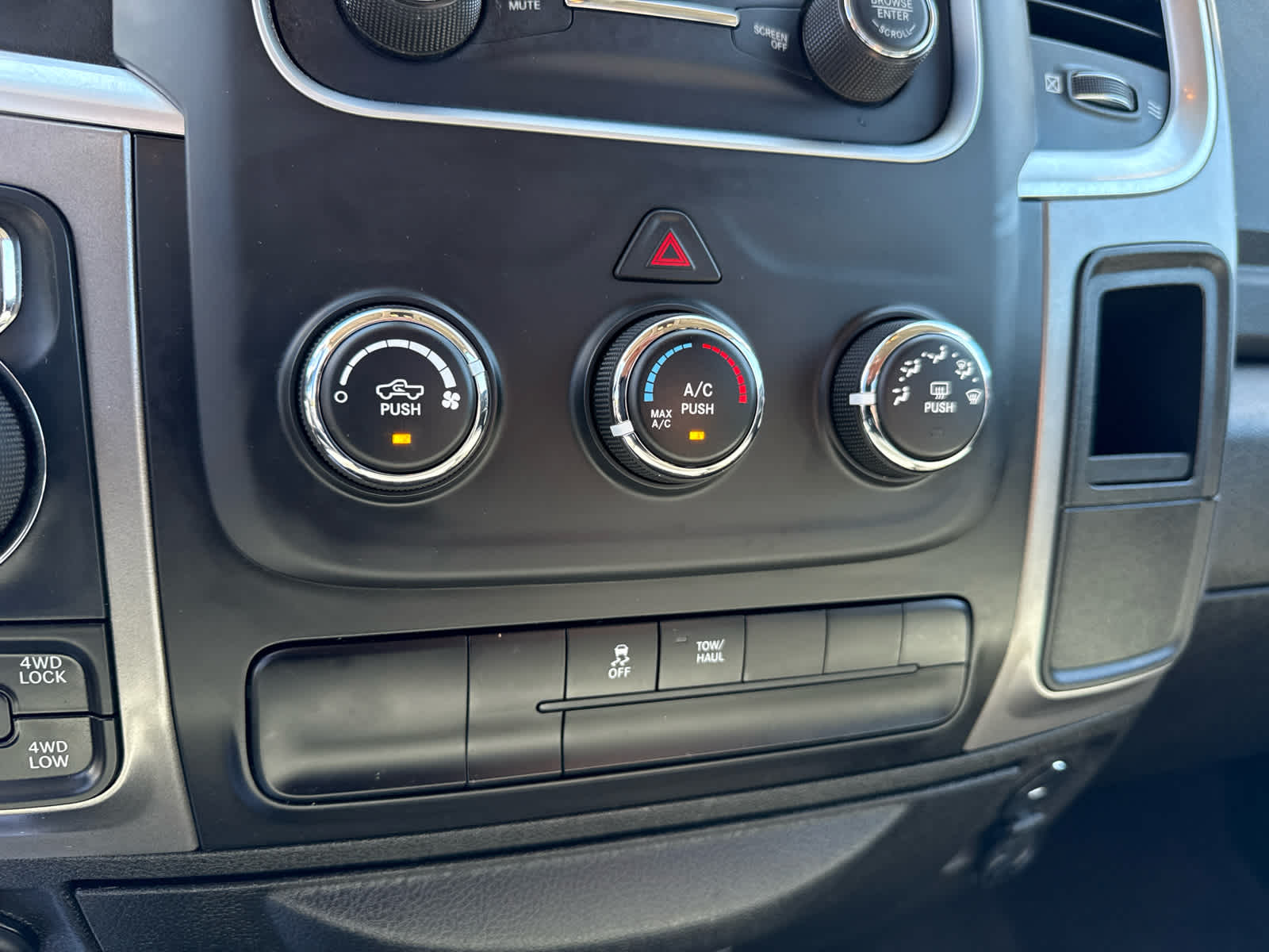 2024 RAM 1500 Classic SLT Quad Cab 4x4 6'4' Box