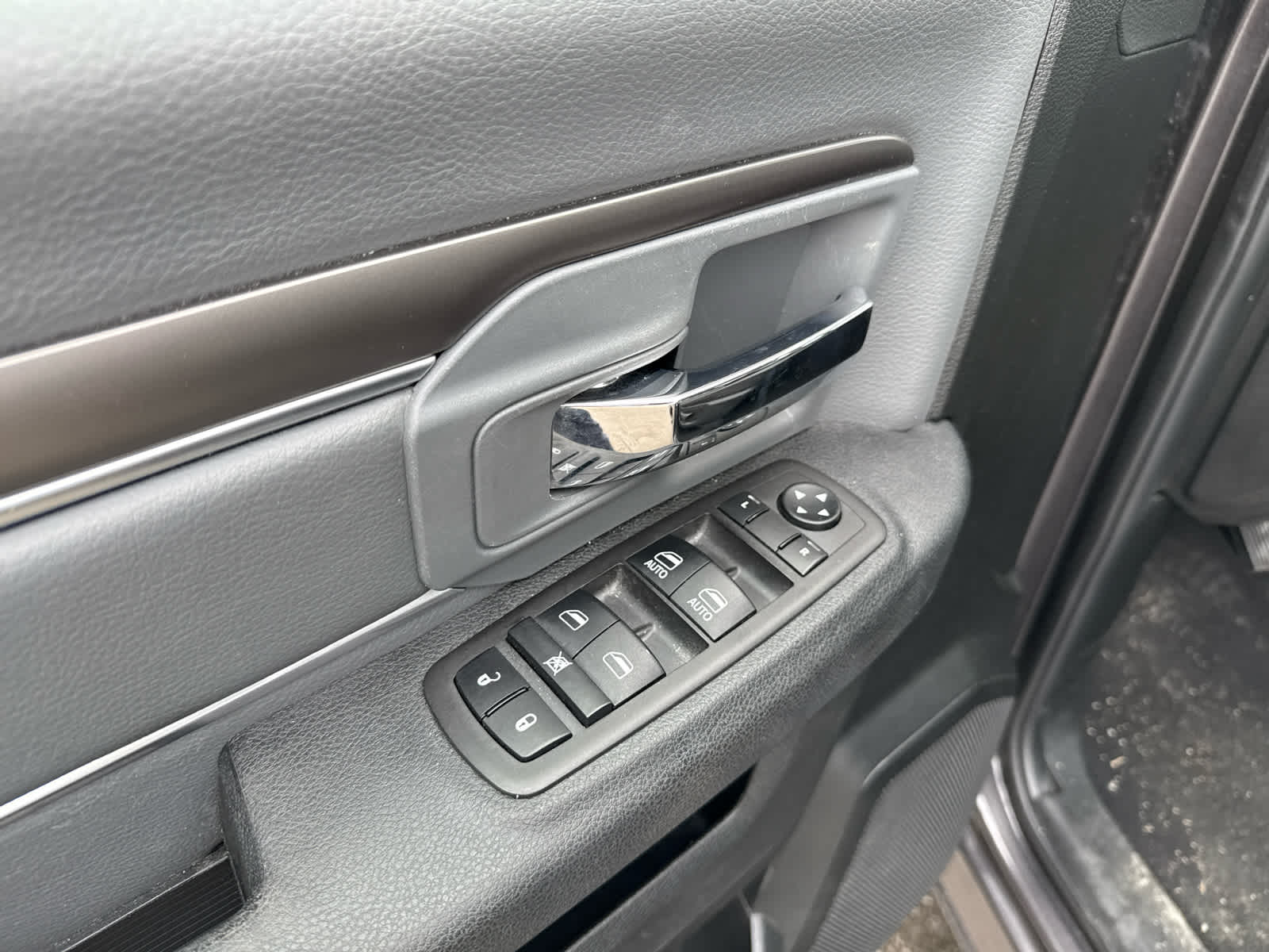 2024 RAM 1500 Classic SLT Quad Cab 4x4 6'4' Box