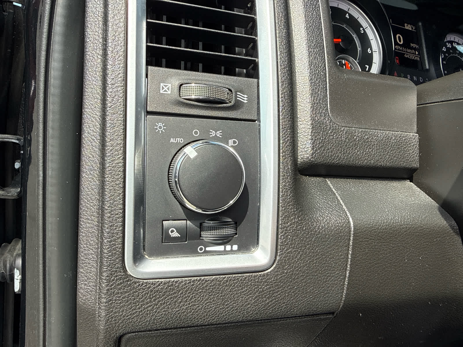 2024 RAM 1500 Classic Warlock Crew Cab 4x4 5'7' Box