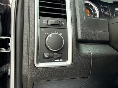 2024 RAM 1500 Classic Warlock Crew Cab 4x4 5'7' Box