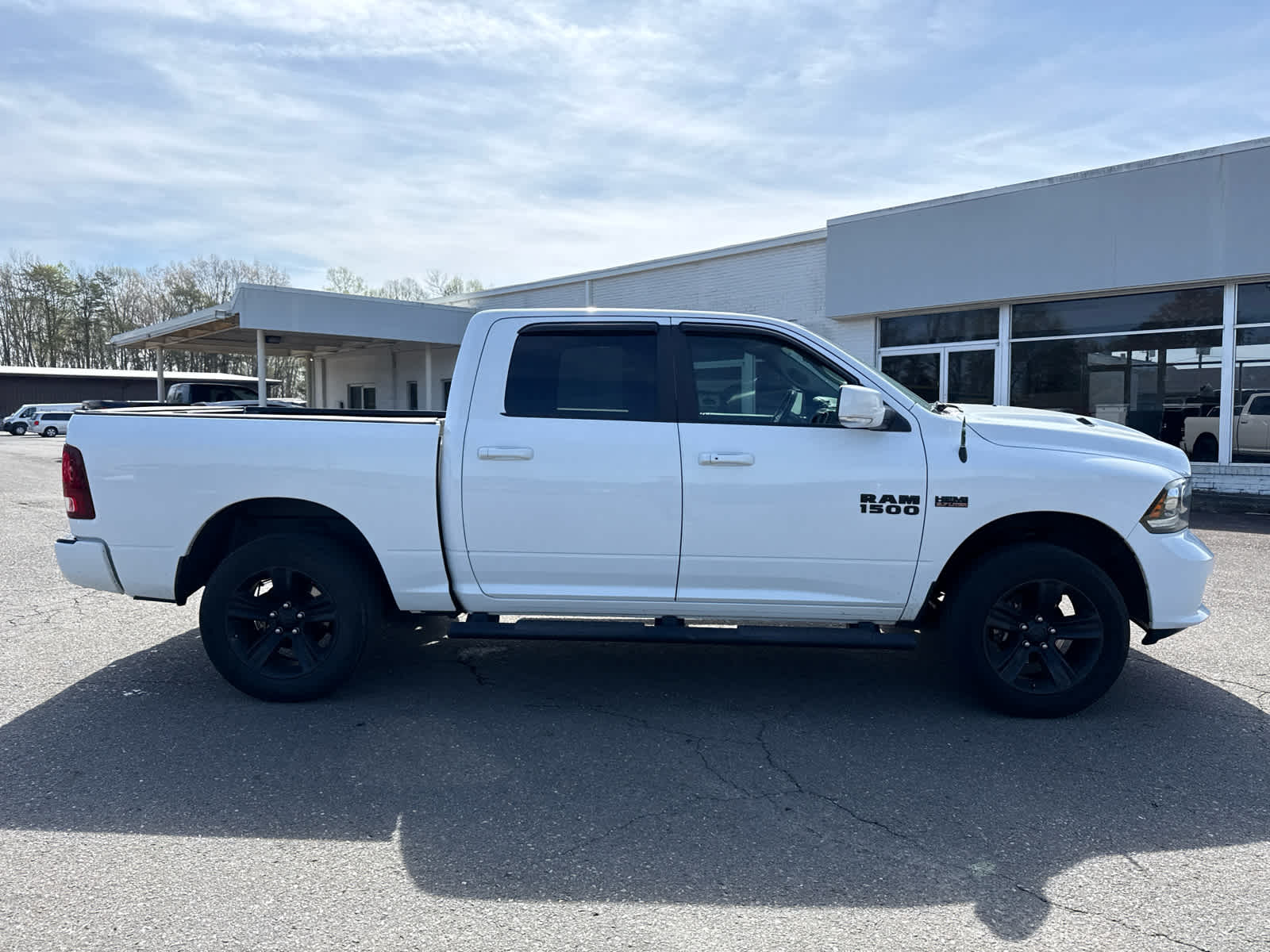 2017 RAM 1500 Night Crew Cab 4x4 5'7' Box