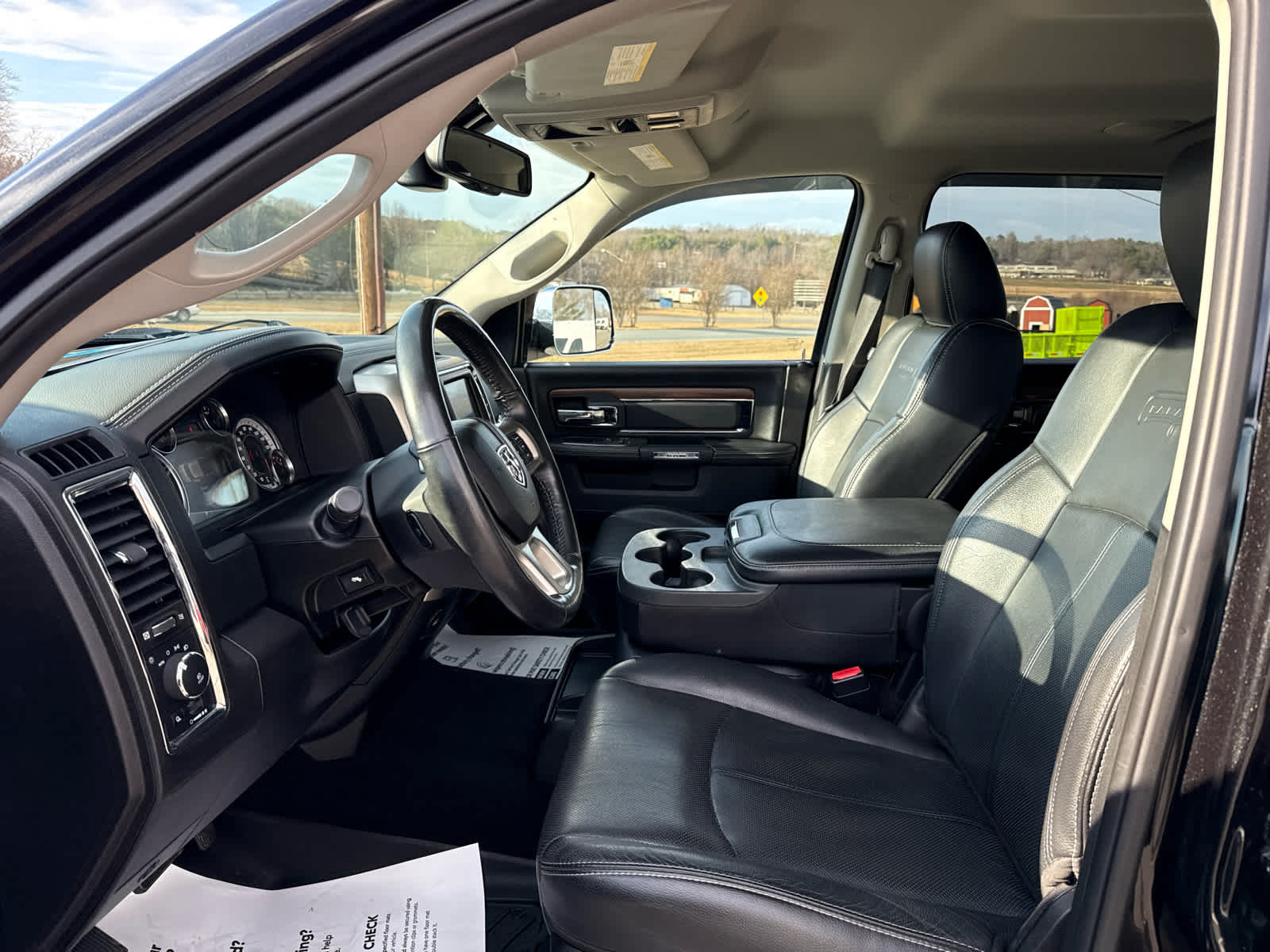 2018 RAM 1500 Laramie Crew Cab 4x4 6'4' Box