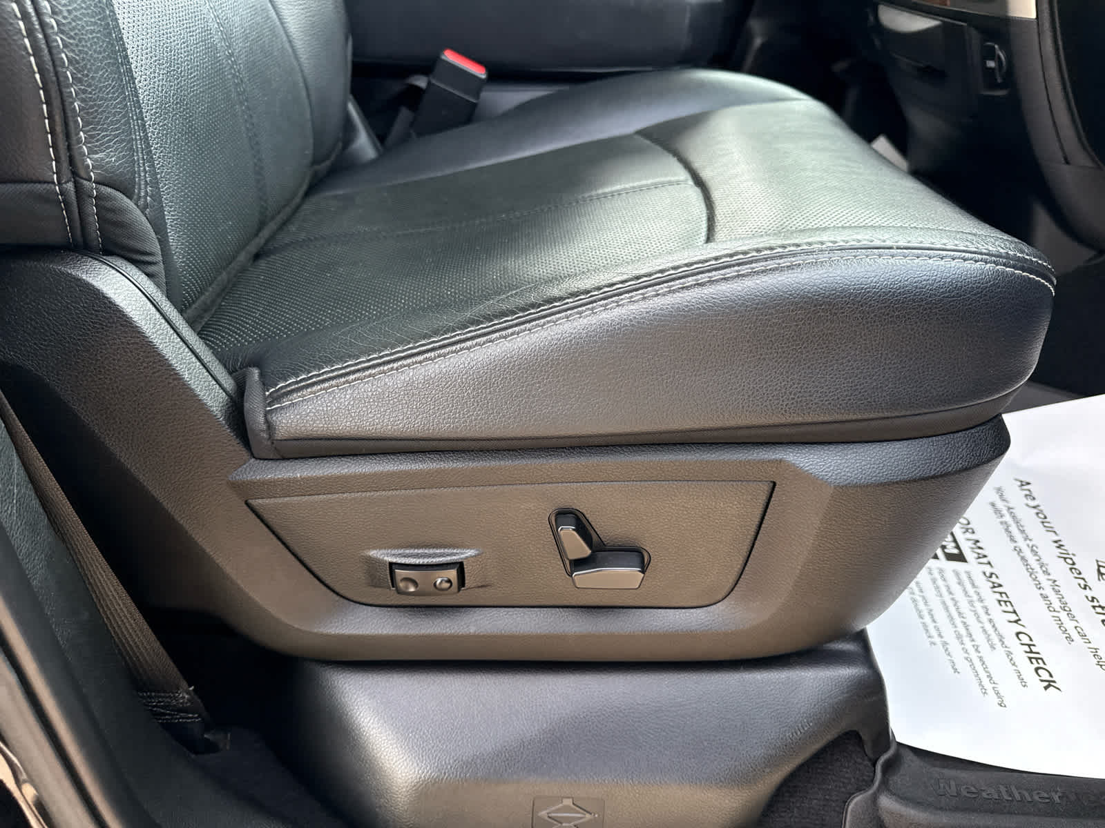 2018 RAM 1500 Laramie Crew Cab 4x4 6'4' Box