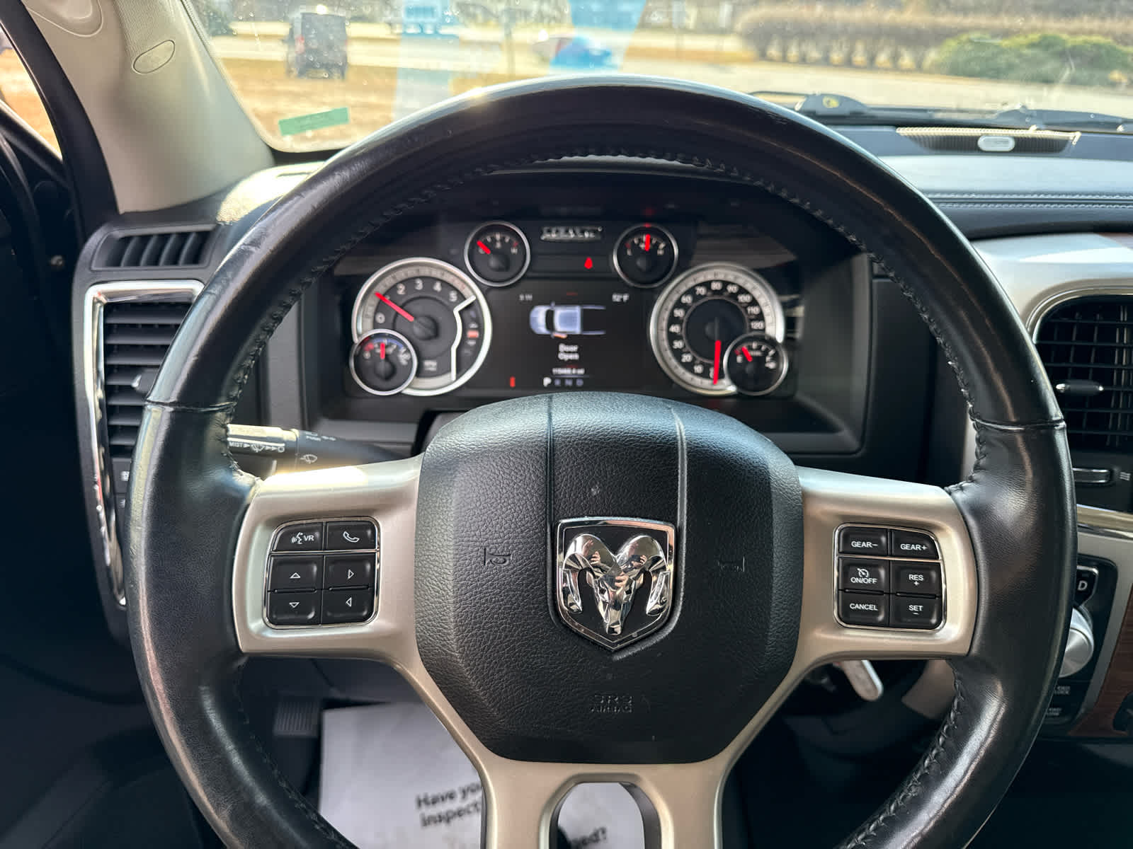 2018 RAM 1500 Laramie Crew Cab 4x4 6'4' Box