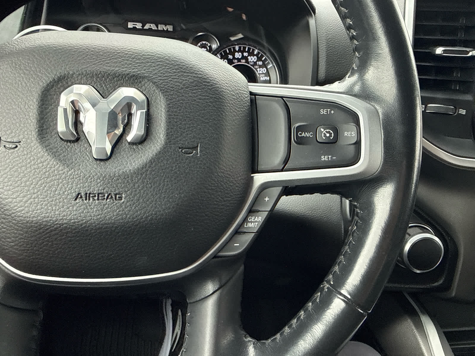 2020 RAM 1500 Big Horn Crew Cab 4x2 5'7' Box