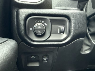 2020 RAM 1500 Big Horn Crew Cab 4x2 5'7' Box
