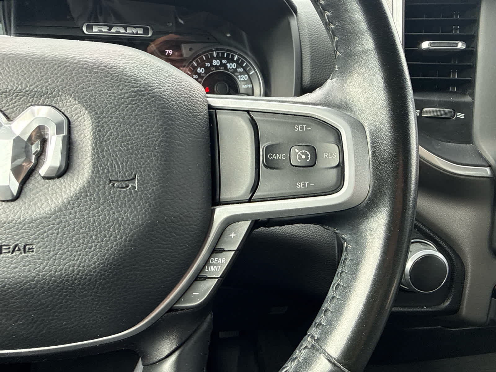 2022 RAM 1500 Big Horn Crew Cab 4x4 5'7' Box
