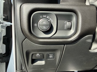 2025 RAM 1500 Tradesman Crew Cab 4x4 5'7' Box