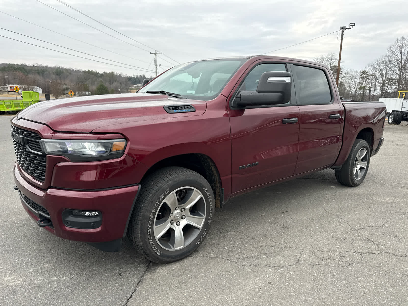 2025 RAM 1500 Tradesman Crew Cab 4x4 5'7' Box