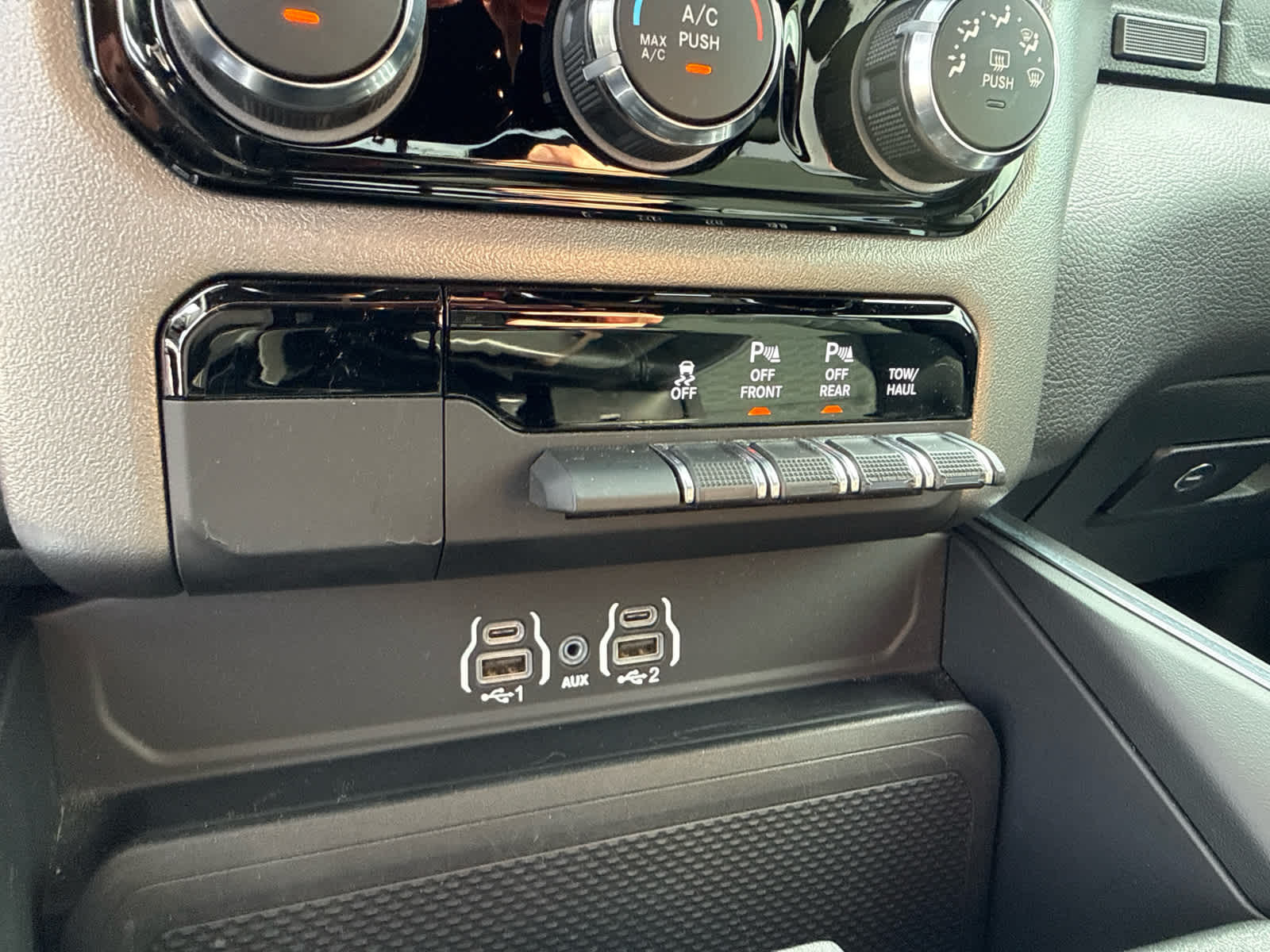 2025 RAM 1500 Big Horn Crew Cab 4x4 5'7' Box