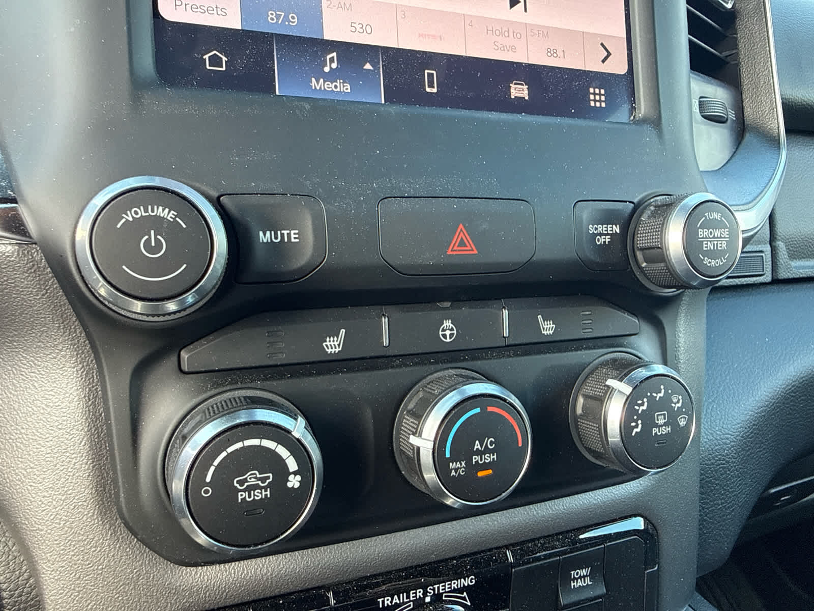 2024 RAM 1500 Big Horn Crew Cab 4x4 5'7' Box