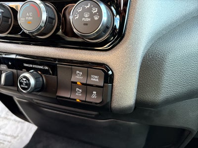 2026 RAM Ram 1500 RAM 1500 TRADESMAN CREW CAB 4X4 5'7' BOX