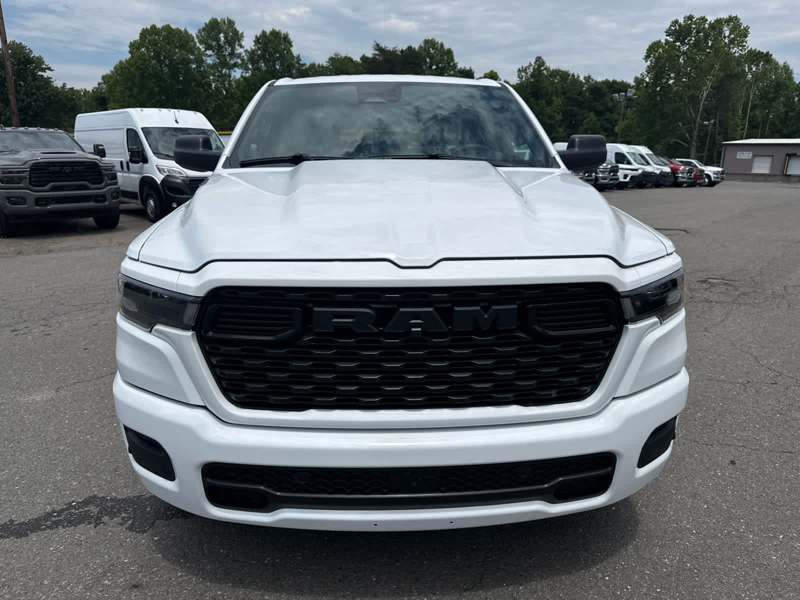 2026 RAM Ram 1500 RAM 1500 EXPRESS CREW CAB 4X4 5'7' BOX