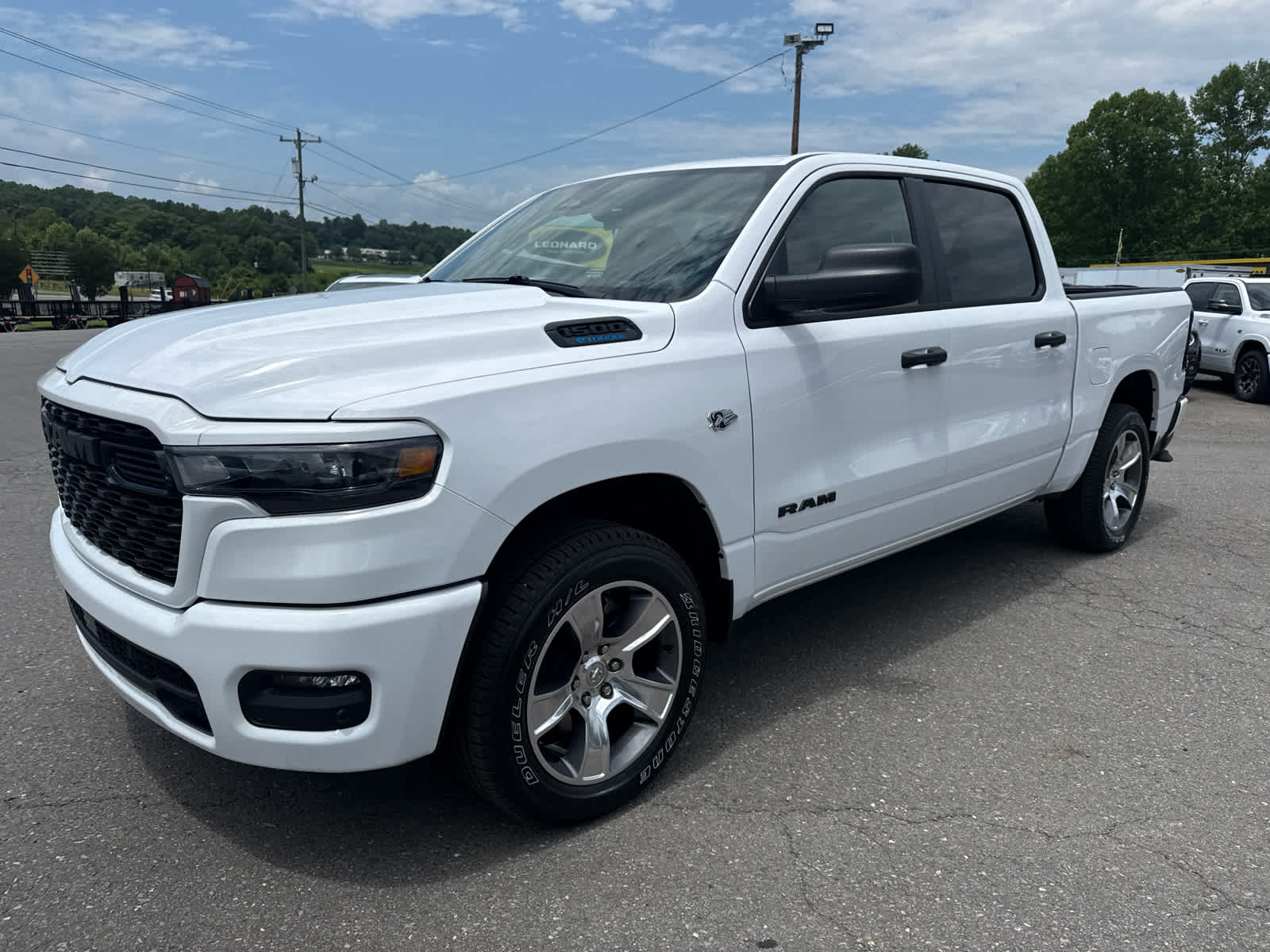 2026 RAM Ram 1500 RAM 1500 EXPRESS CREW CAB 4X4 5'7' BOX