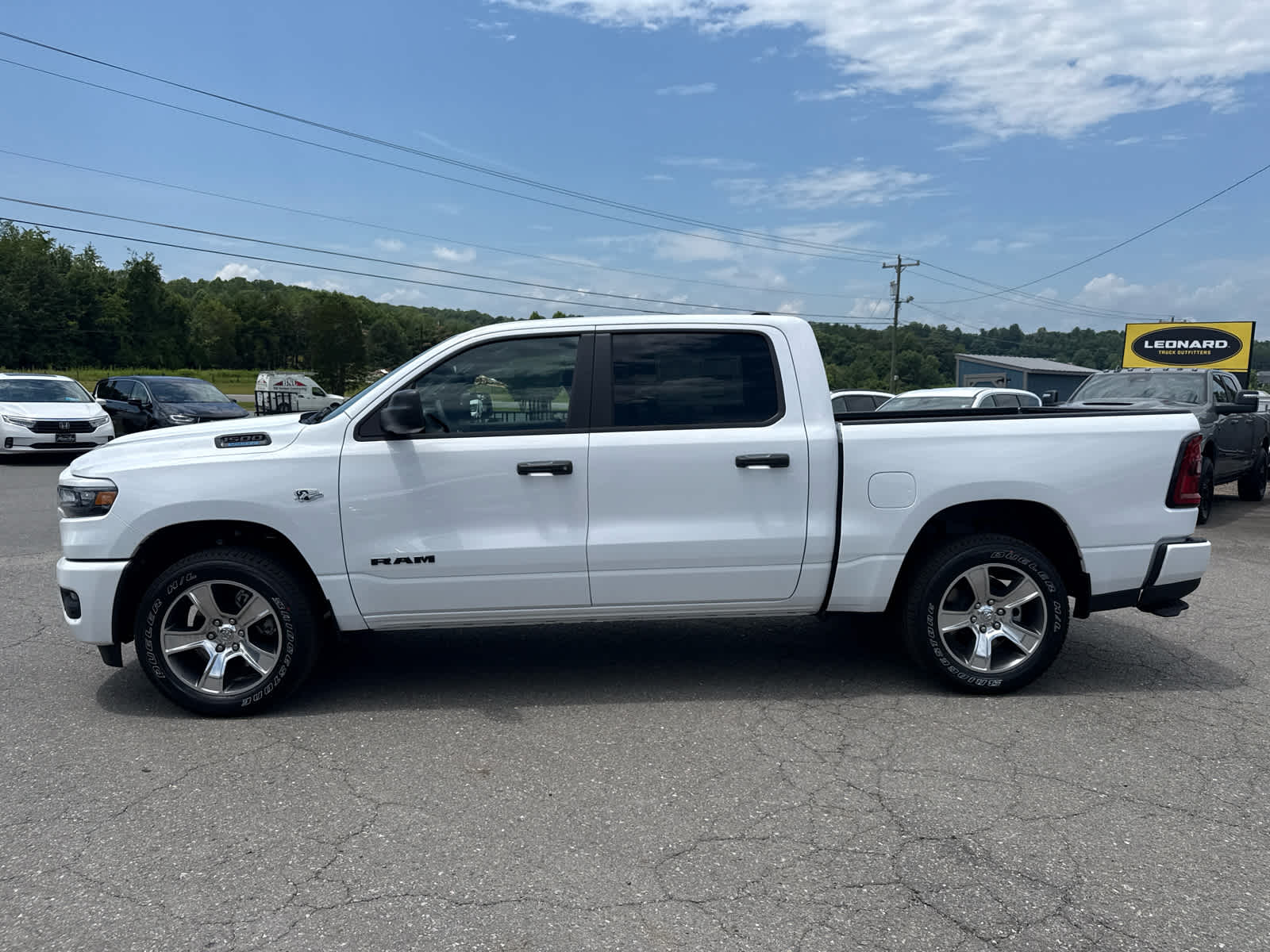 2026 RAM Ram 1500 RAM 1500 EXPRESS CREW CAB 4X4 5'7' BOX
