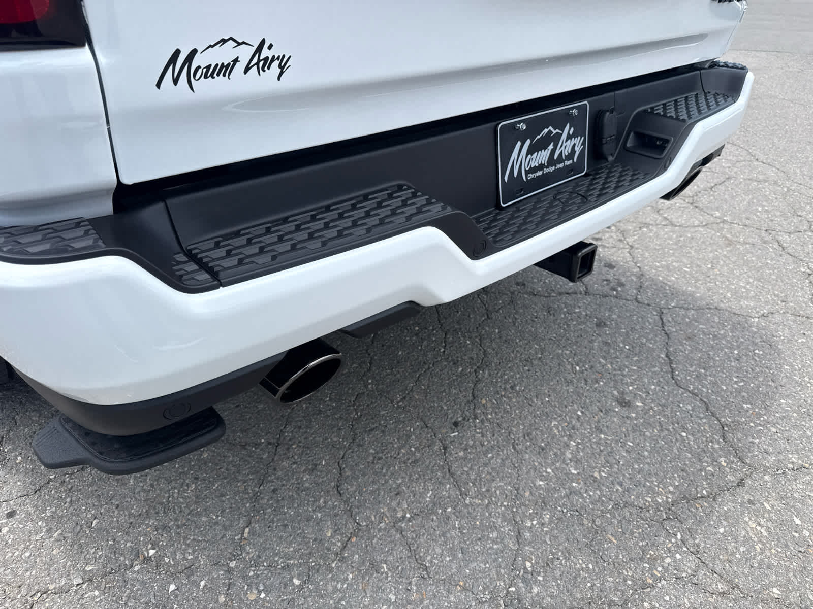 2026 RAM Ram 1500 RAM 1500 EXPRESS CREW CAB 4X4 5'7' BOX