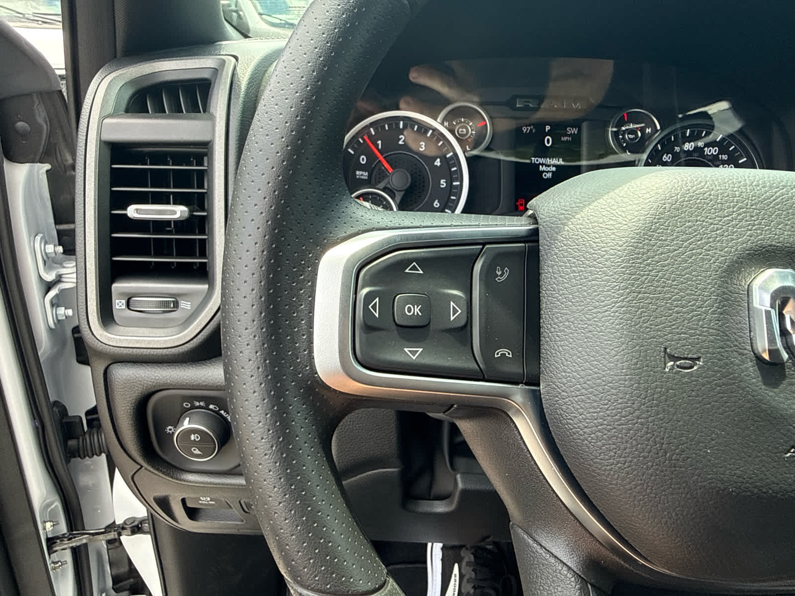 2026 RAM Ram 1500 RAM 1500 EXPRESS CREW CAB 4X4 5'7' BOX