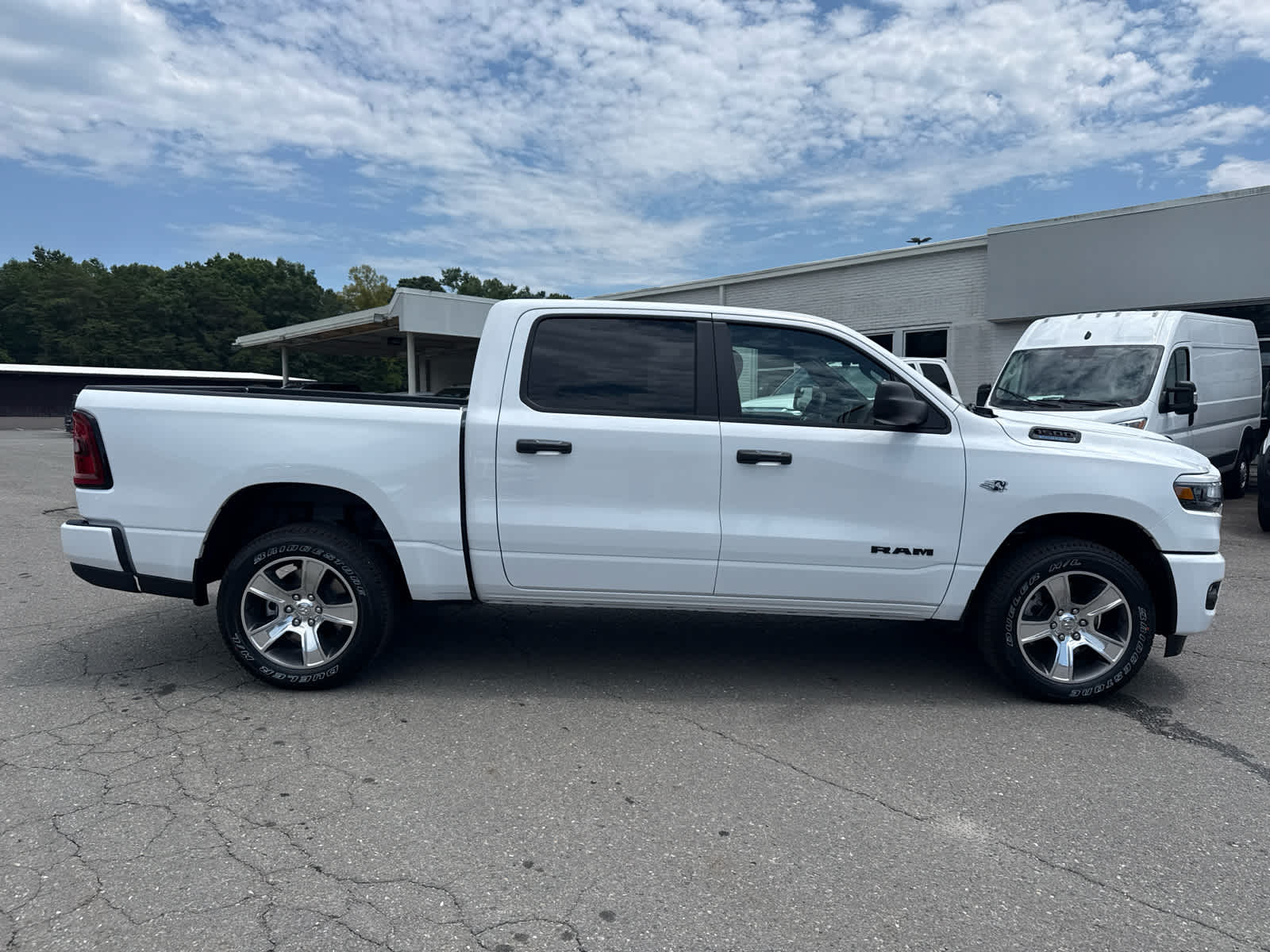 2026 RAM Ram 1500 RAM 1500 EXPRESS CREW CAB 4X4 5'7' BOX