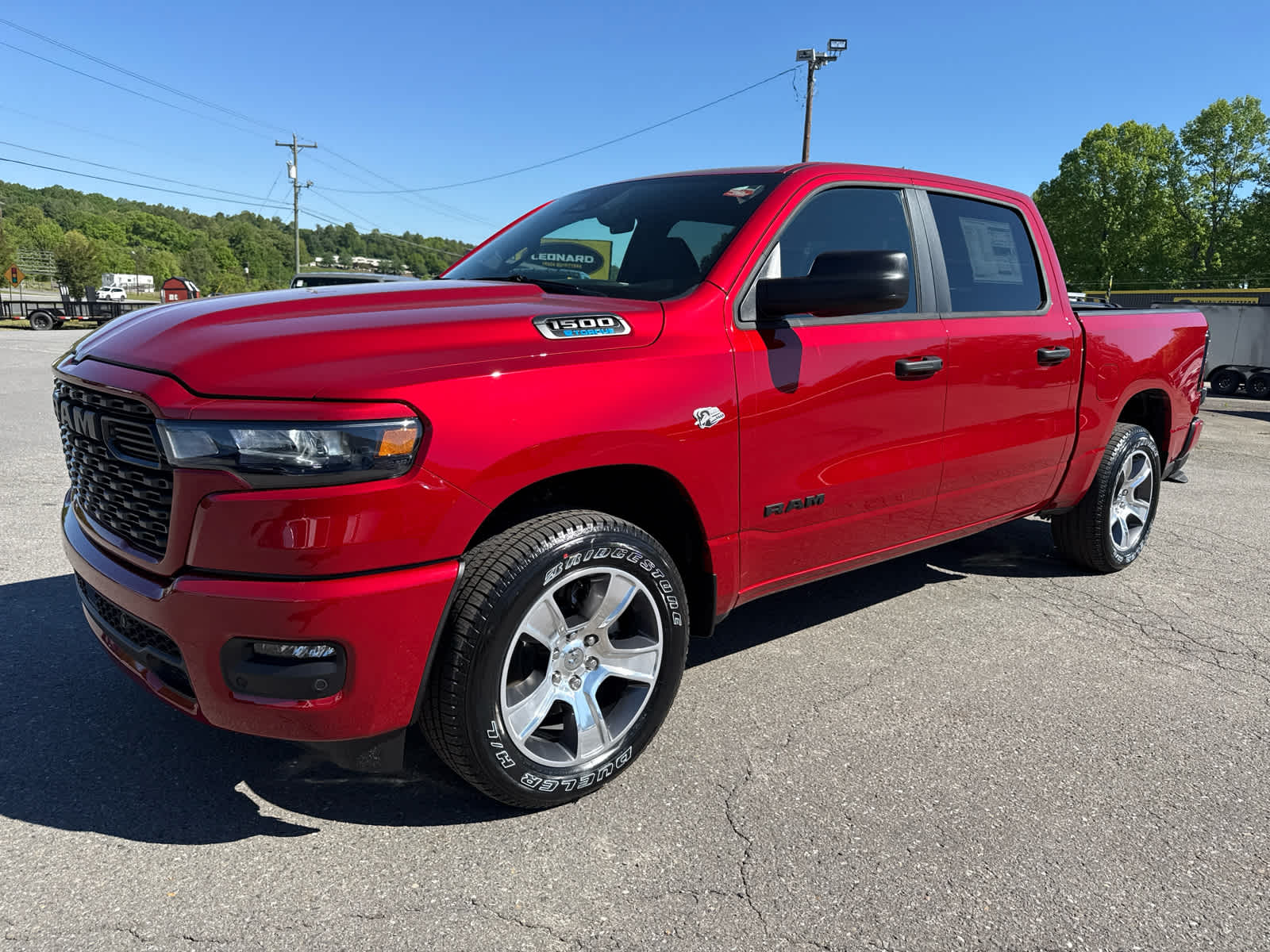 2026 RAM Ram 1500 RAM 1500 EXPRESS CREW CAB 4X4 5'7' BOX