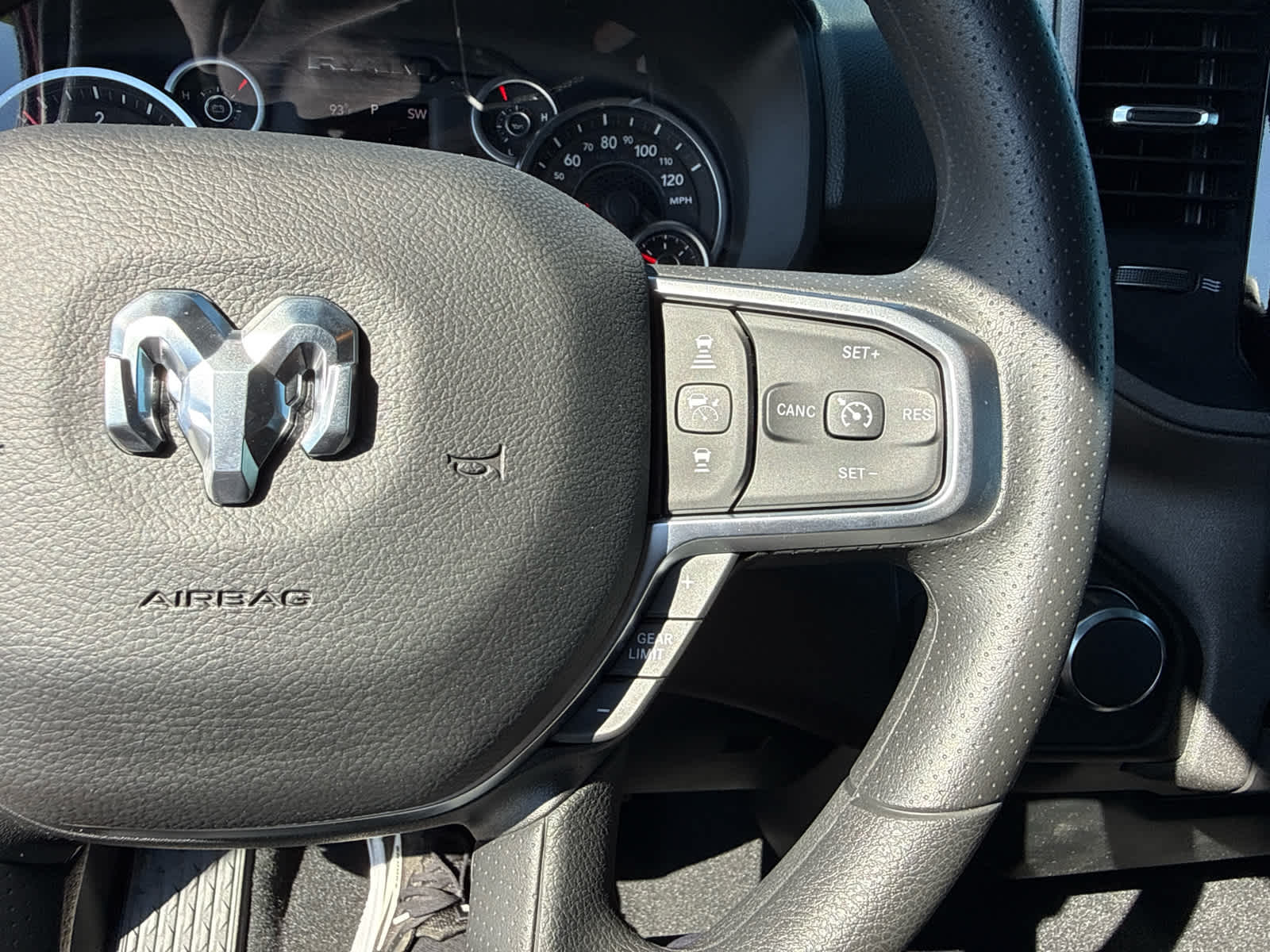 2026 RAM Ram 1500 RAM 1500 EXPRESS CREW CAB 4X4 5'7' BOX