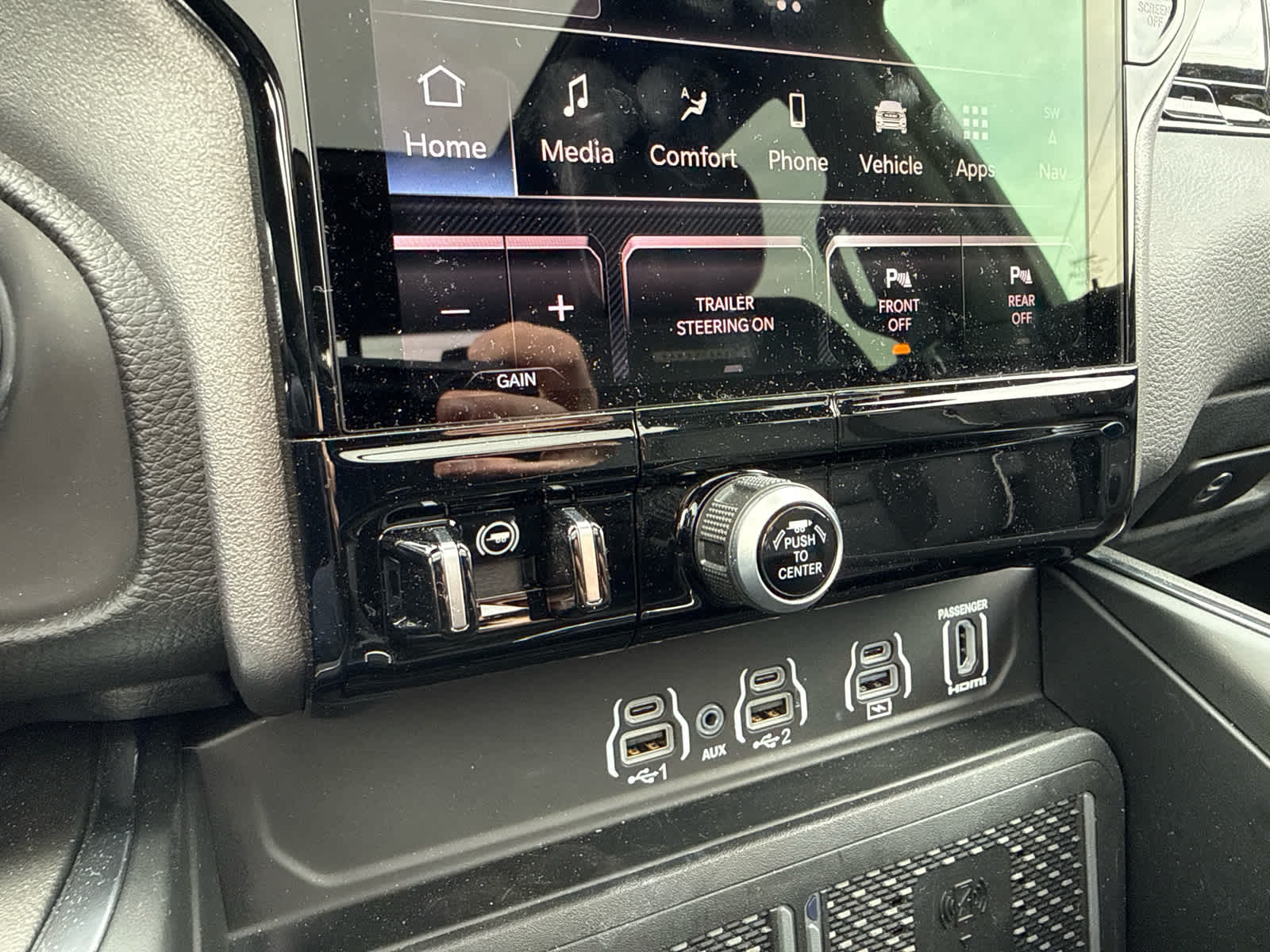 2026 RAM 1500 Laramie Crew Cab 4x4 5'7' Box