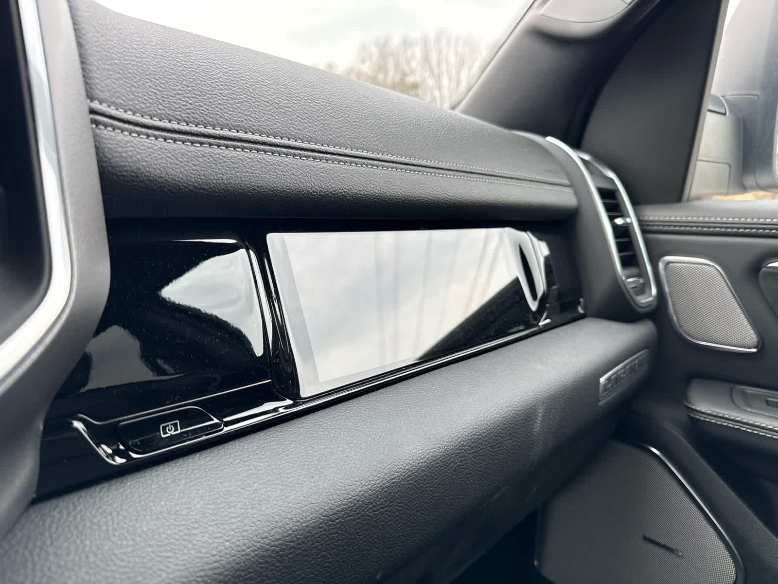 2026 RAM 1500 Laramie Crew Cab 4x4 5'7' Box