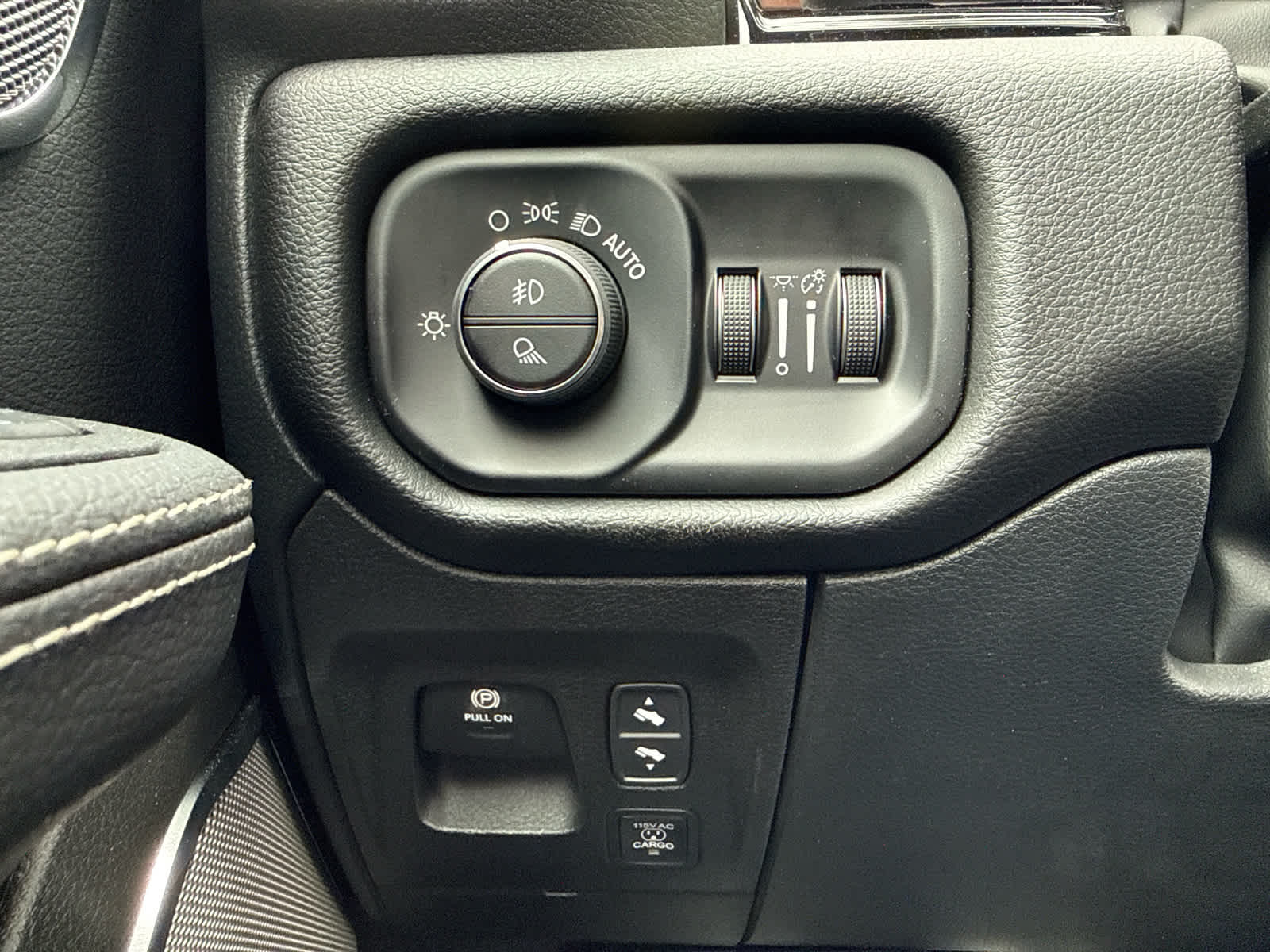 2026 RAM 1500 Laramie Crew Cab 4x4 5'7' Box