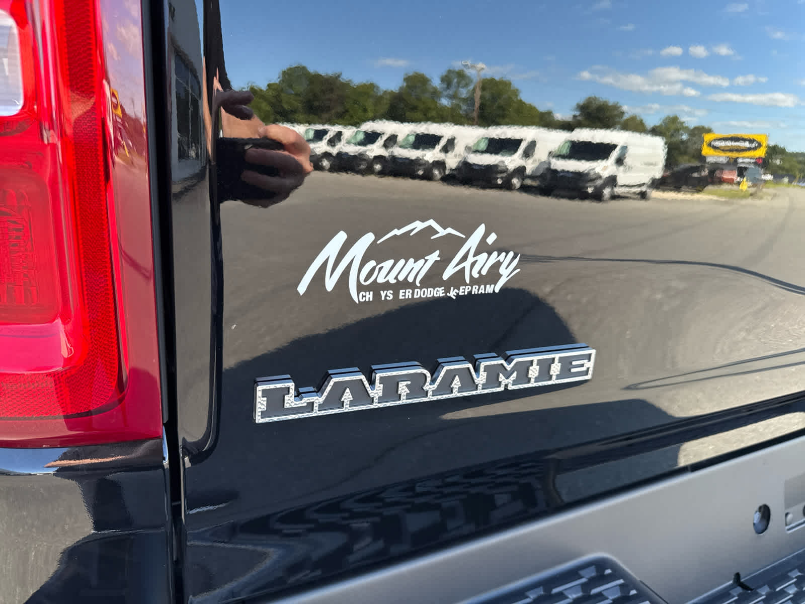 2026 RAM Ram 1500 RAM 1500 LARAMIE CREW CAB 4X4 5'7' BOX