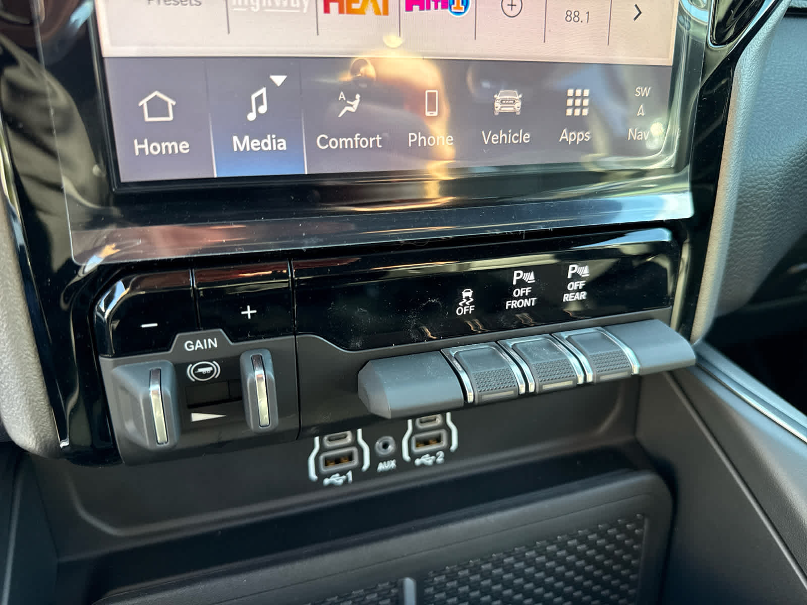 2026 RAM Ram 1500 RAM 1500 LARAMIE CREW CAB 4X4 5'7' BOX