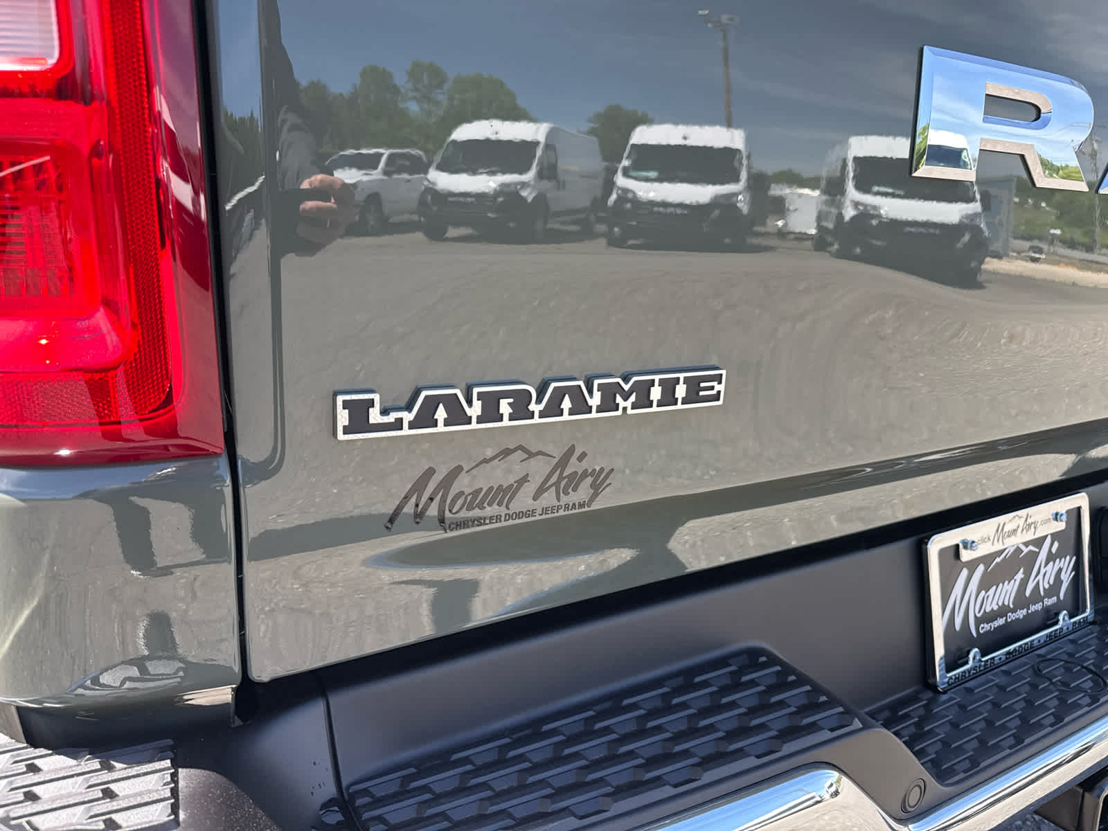 2026 RAM Ram 1500 RAM 1500 LARAMIE CREW CAB 4X4 5'7' BOX