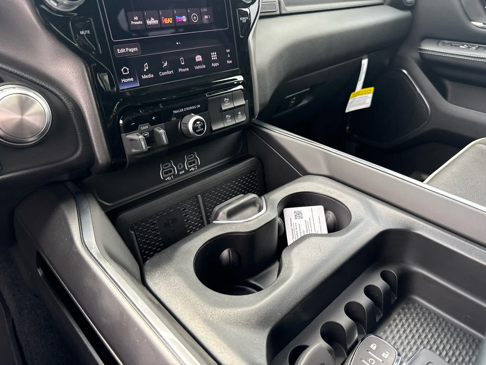 2026 RAM Ram 1500 RAM 1500 LARAMIE CREW CAB 4X4 5'7' BOX