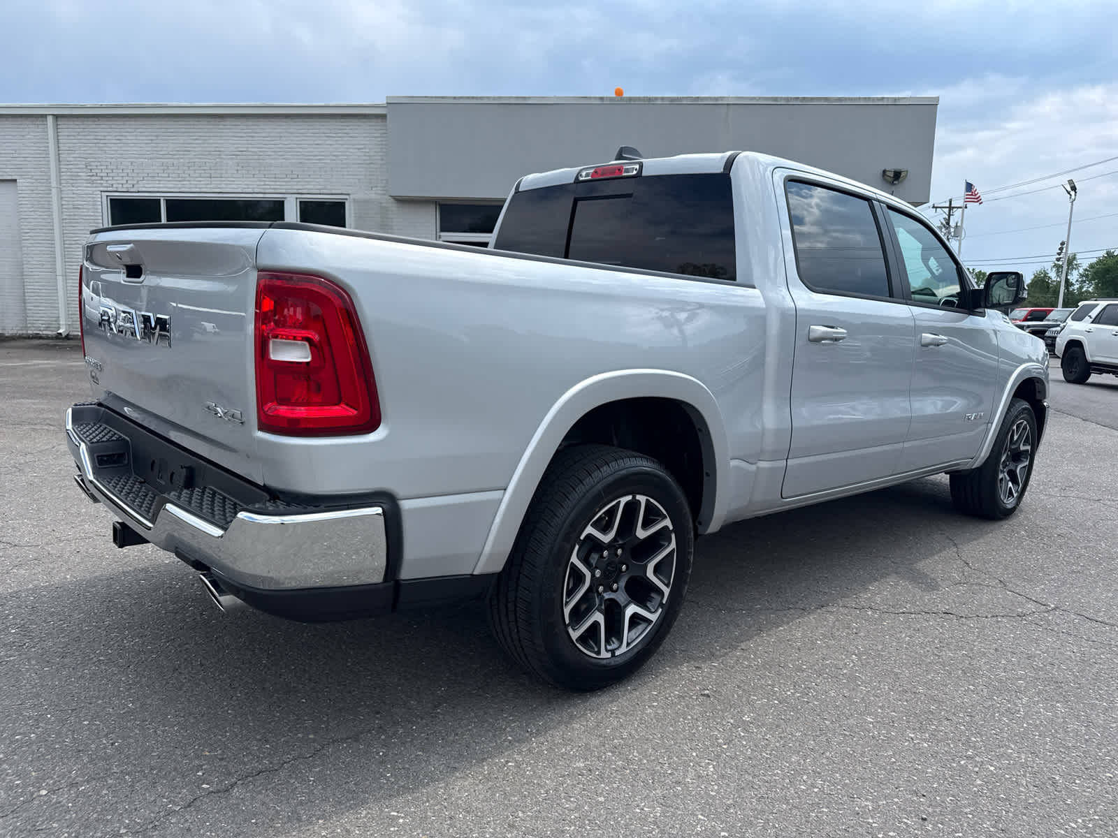 2026 RAM Ram 1500 RAM 1500 LARAMIE CREW CAB 4X4 5'7' BOX