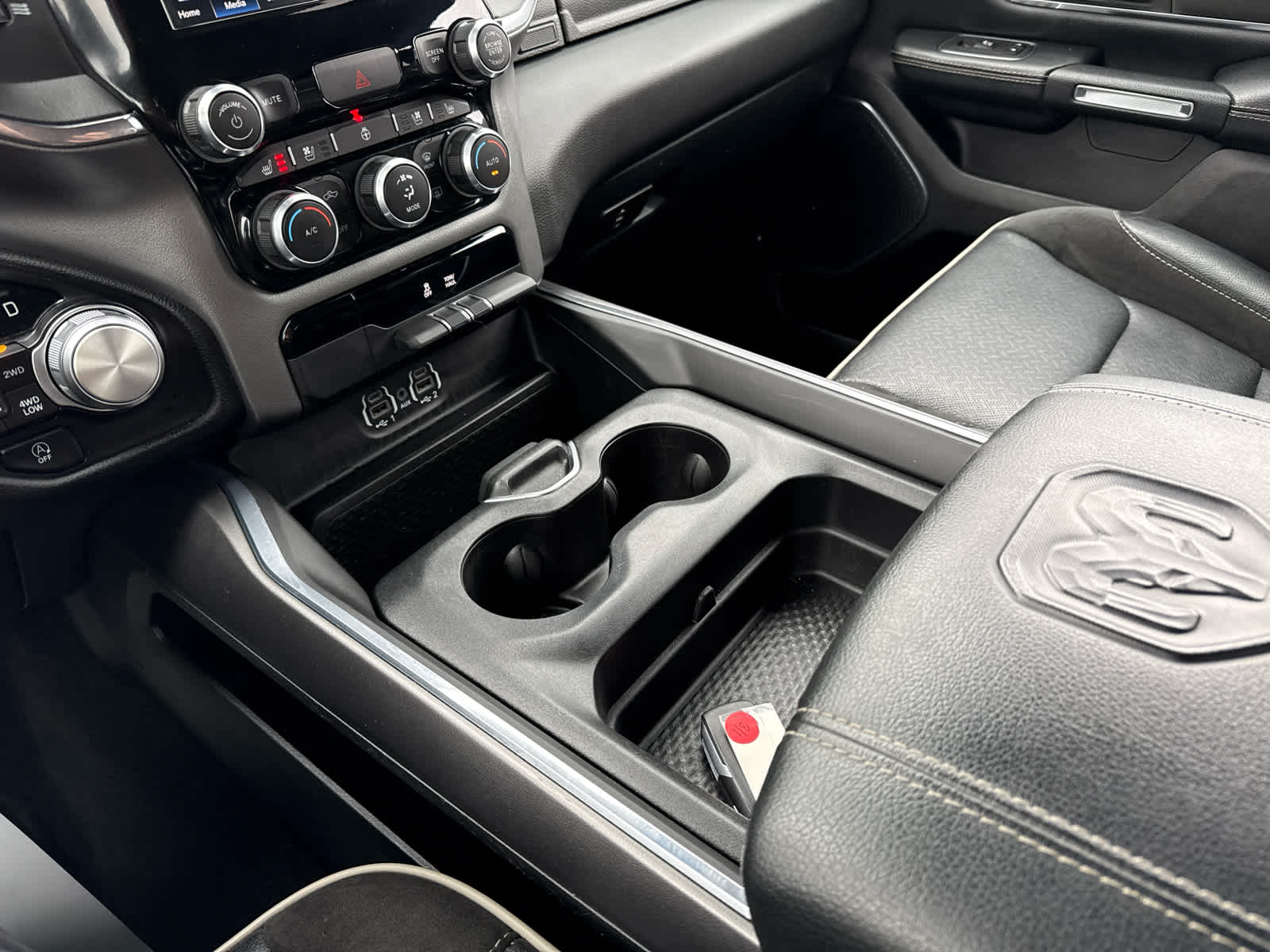 2024 RAM 1500 Laramie Crew Cab 4x4 5'7' Box