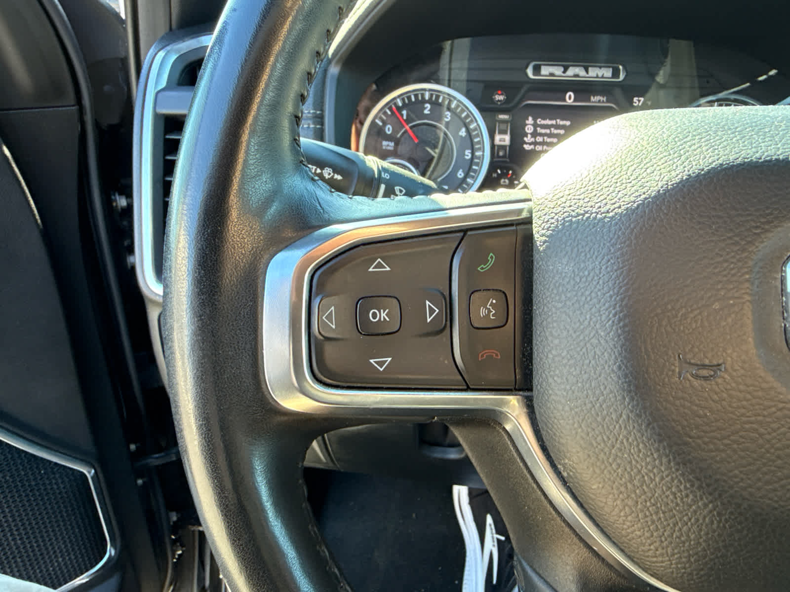 2024 RAM 1500 Laramie Crew Cab 4x4 5'7' Box