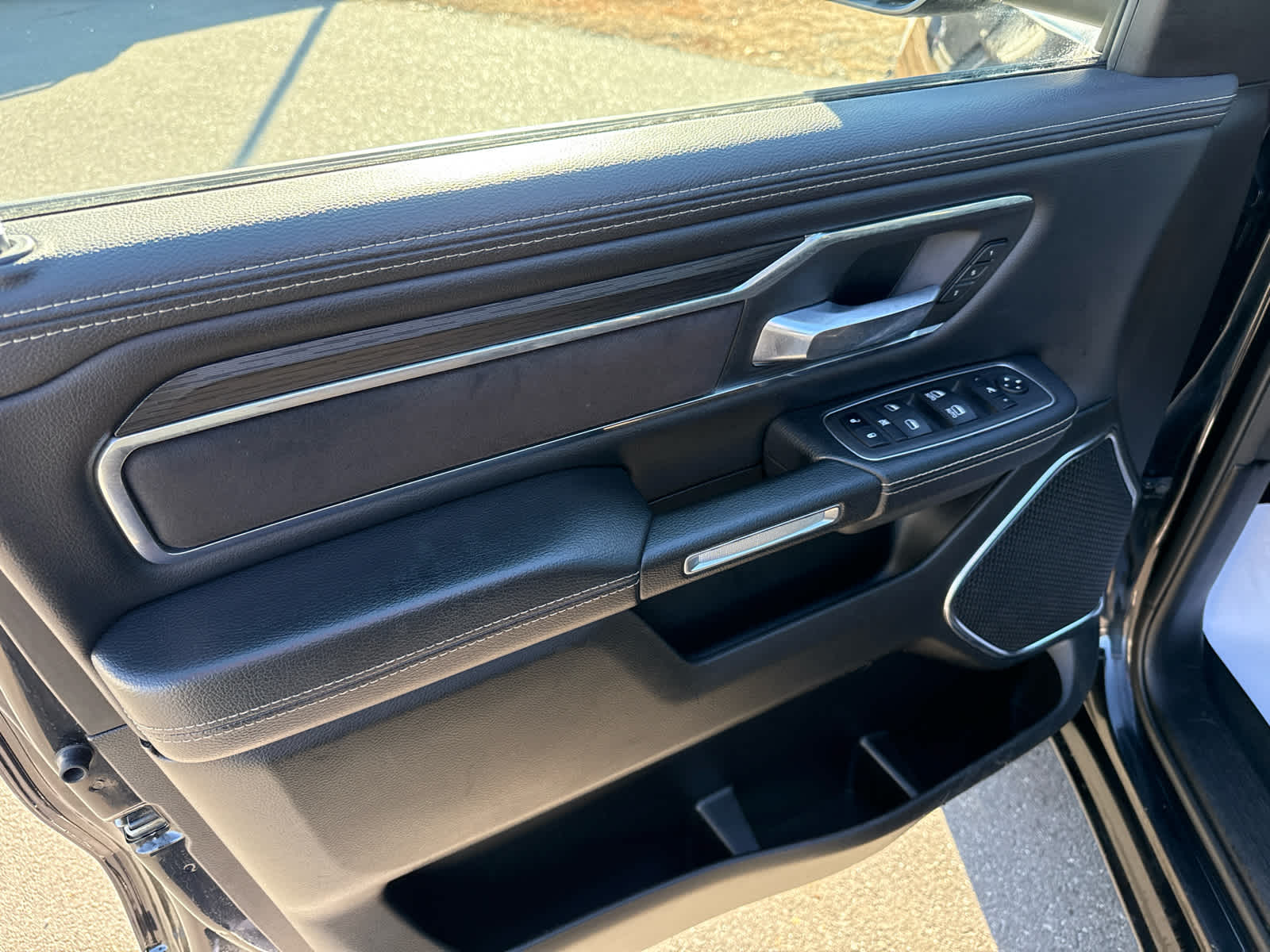 2024 RAM 1500 Laramie Crew Cab 4x4 5'7' Box