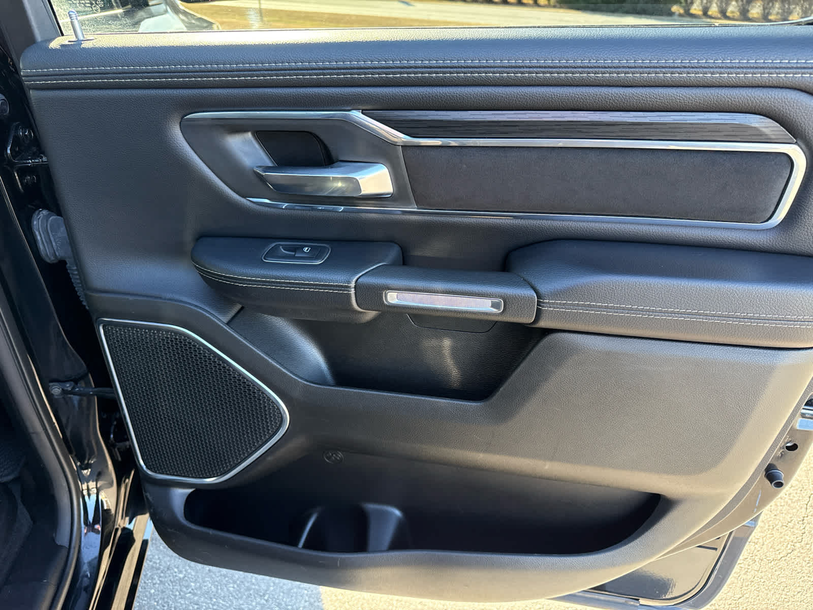 2024 RAM 1500 Laramie Crew Cab 4x4 5'7' Box