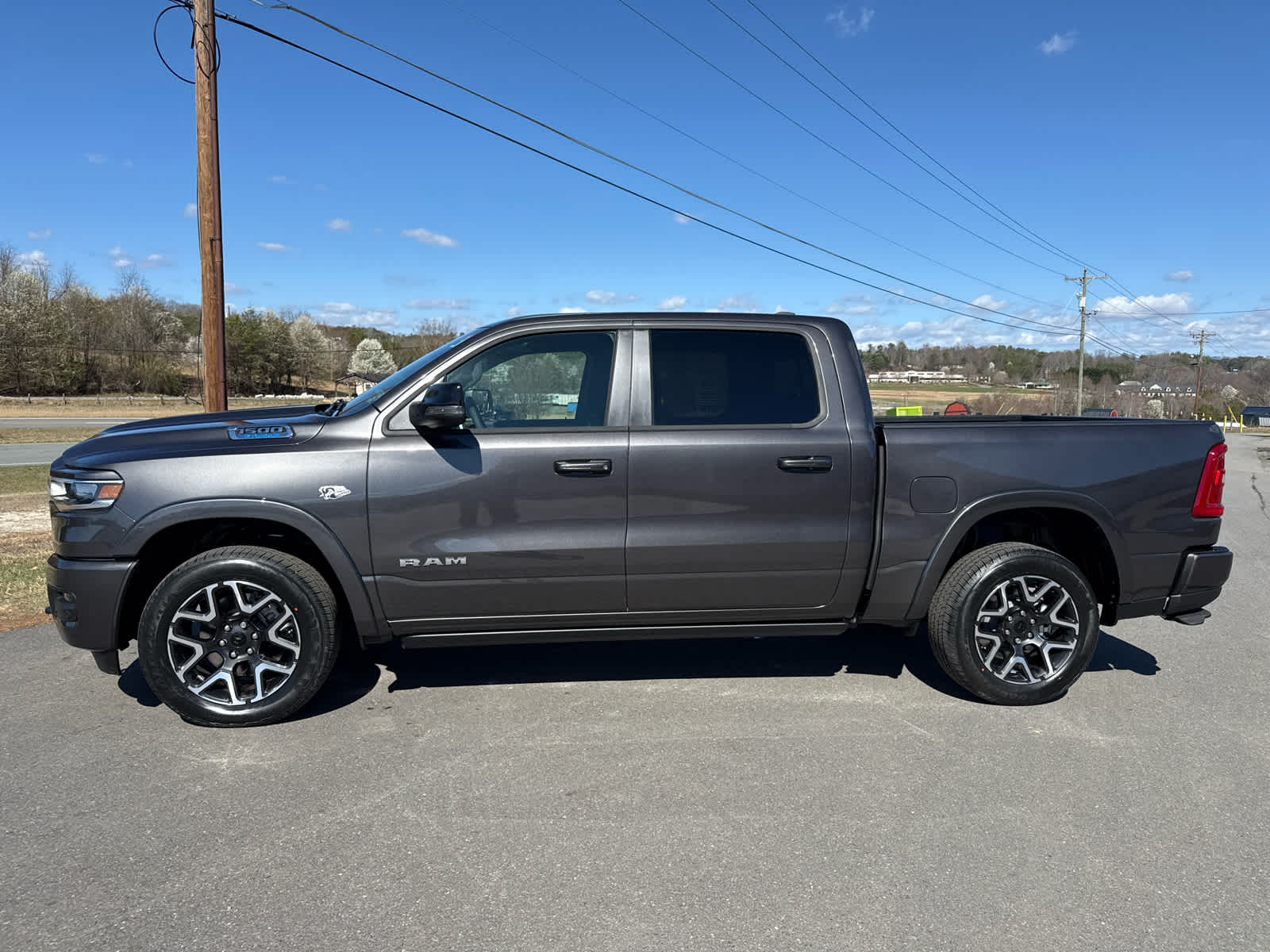 2026 RAM Ram 1500 RAM 1500 LARAMIE CREW CAB 4X4 5'7' BOX