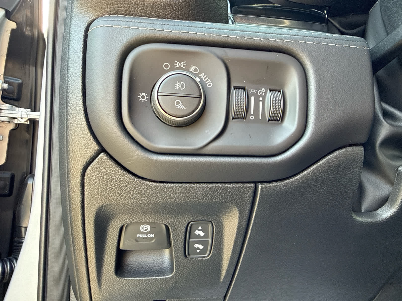 2026 RAM Ram 1500 RAM 1500 RHO CREW CAB 4X4 5'7' BOX