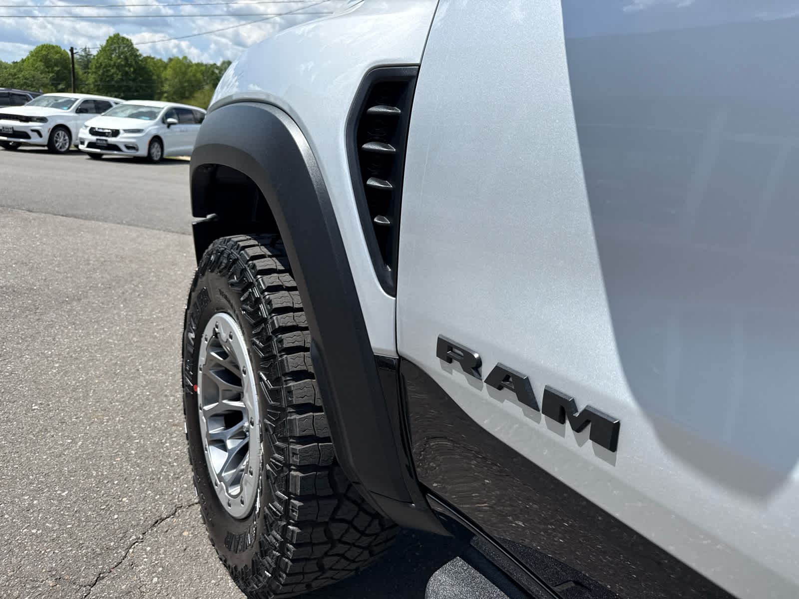 2026 RAM Ram 1500 RAM 1500 RHO CREW CAB 4X4 5'7' BOX