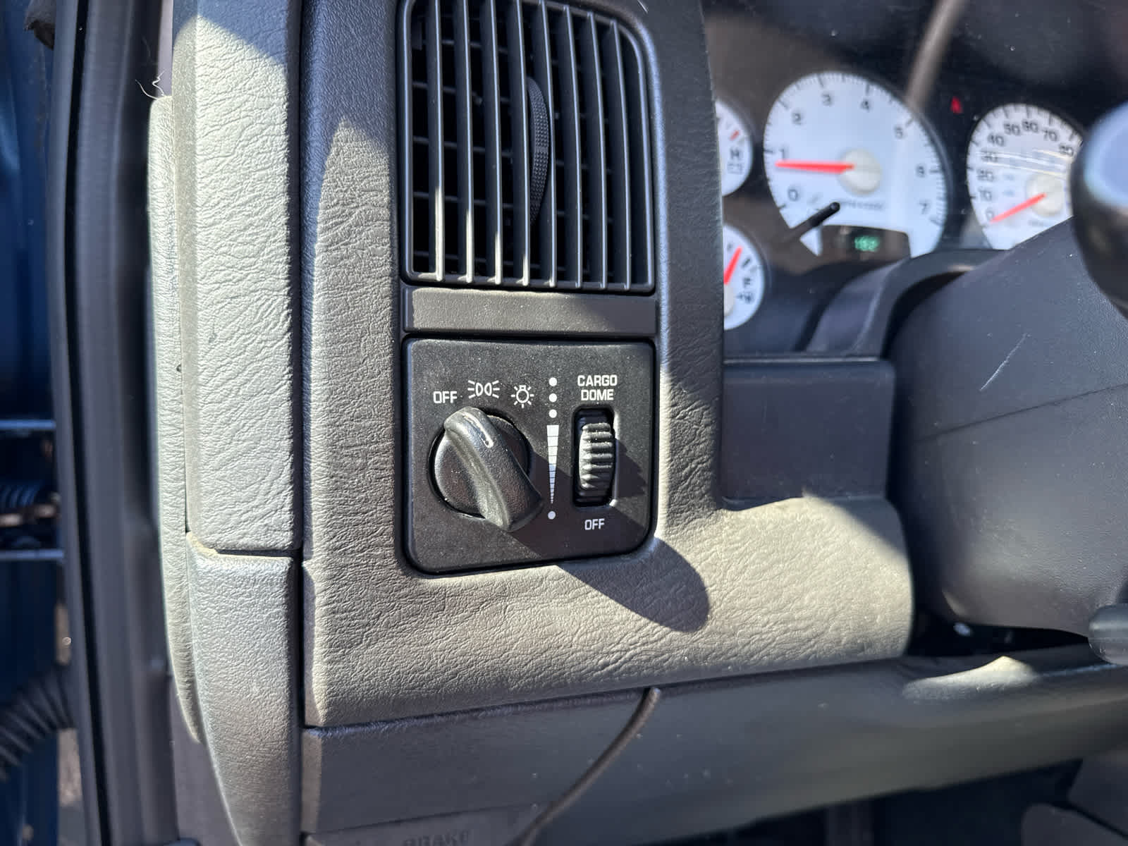 2003 Dodge Ram 1500 SLT